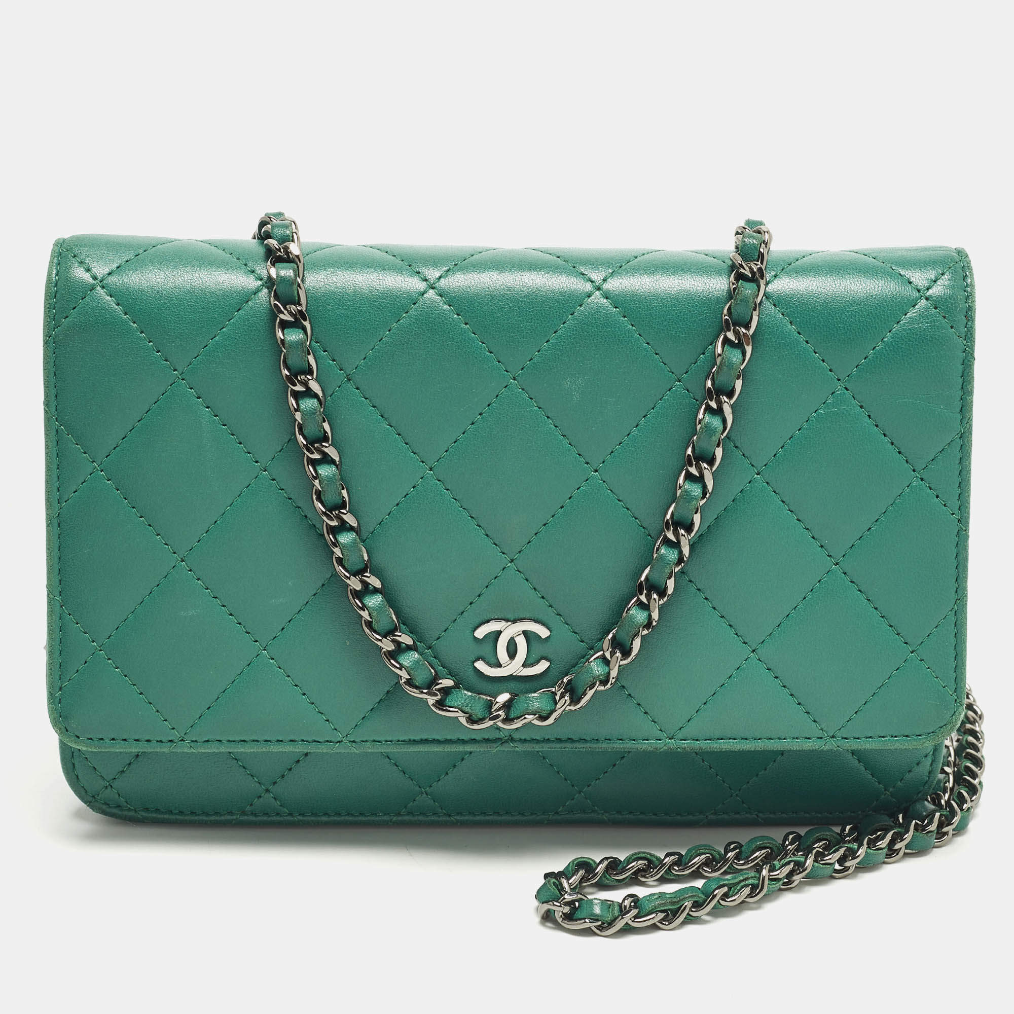 مملوكة مسبقًا Chanel Classic CC Green Quilted Leather Wallet On Chain
