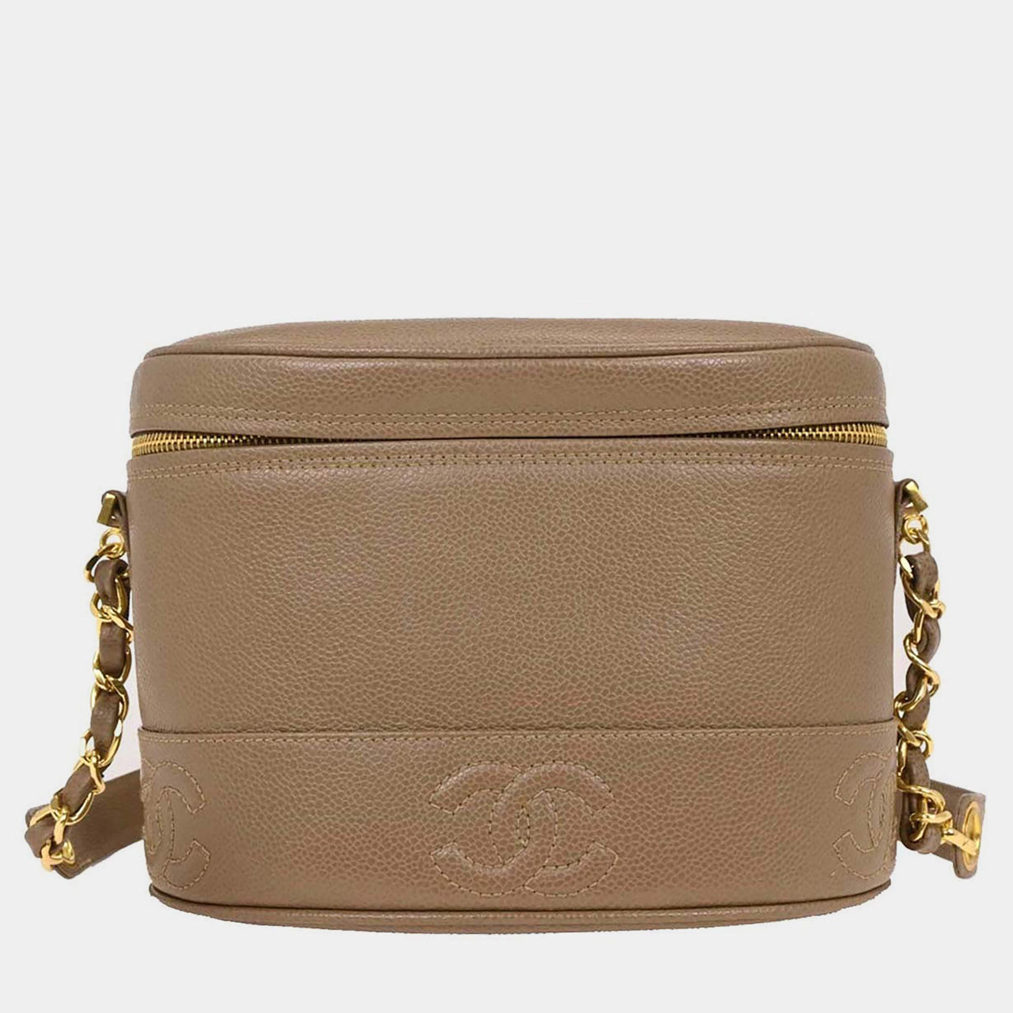 مملوكة مسبقًا Chanel Brown Calfskin Shoulder Bag