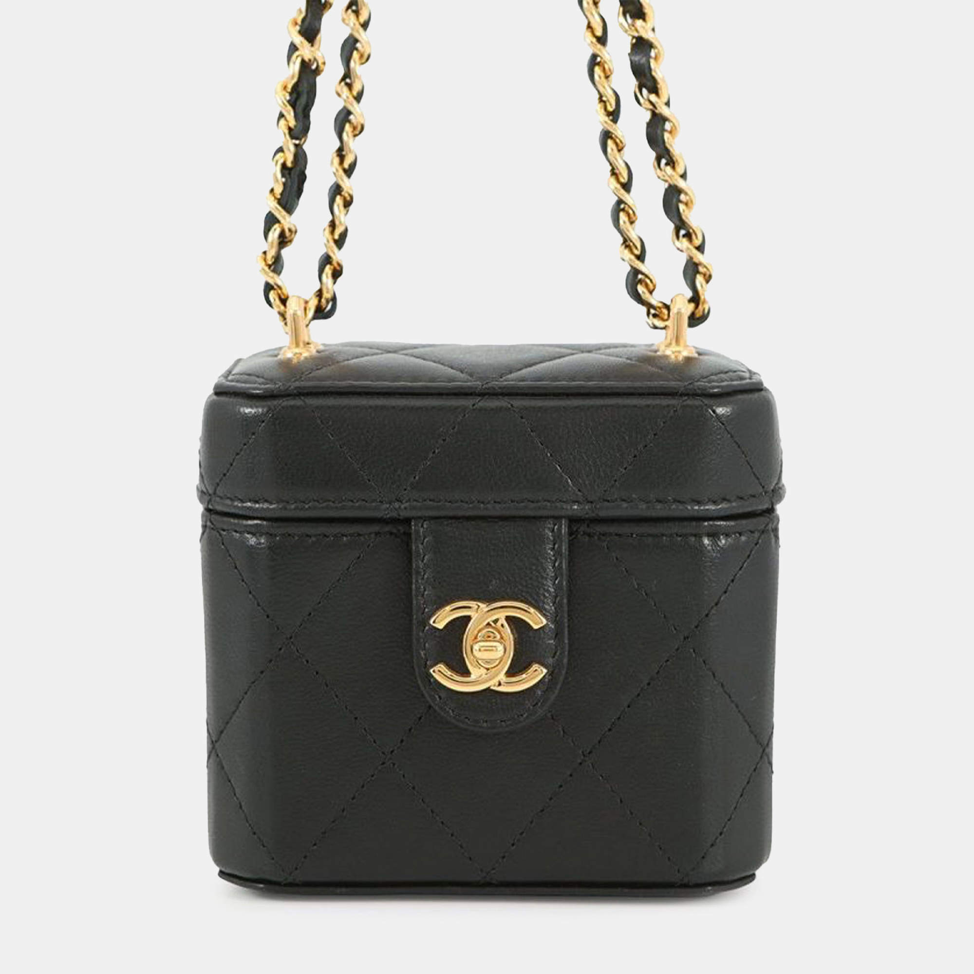 Pre Owned حقيبة شانيل فانيتي CC صغيرة مبطنة جلد حملان سوداء بسلسلة