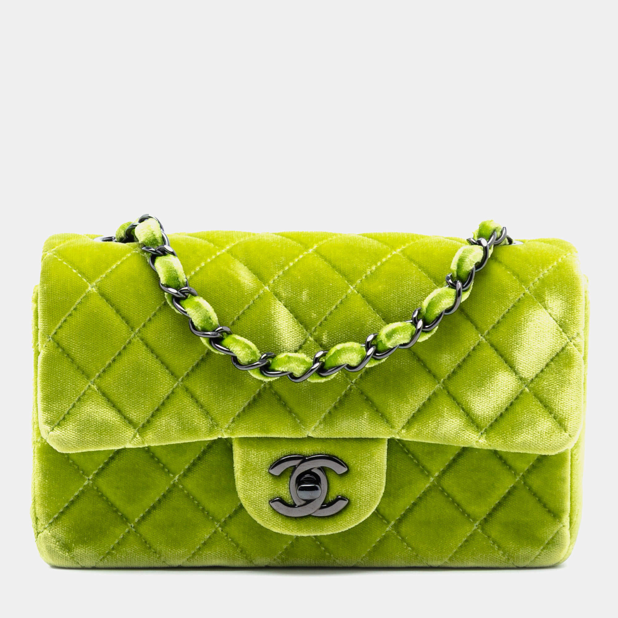 Pre Owned حقيبة شانيل كلاسيكية صغيرة مستطيلة مخمل أسود أخضر رفرف واحد