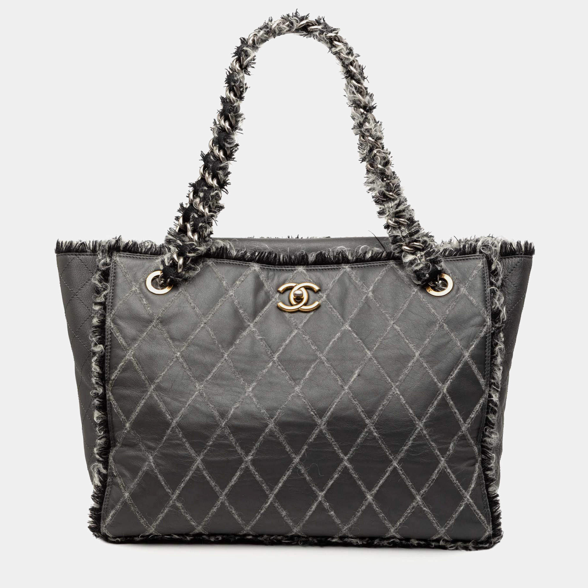 Pre Owned حقيبة تسوق شانيل توييدي جلد عجل أخضر CC مبطنة