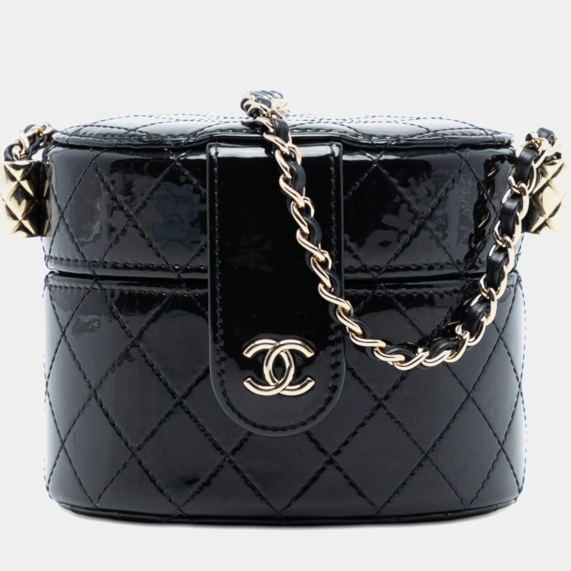 مملوكة مسبقًا Chanel Black CC Quilted Patent Vanity Case with Chain