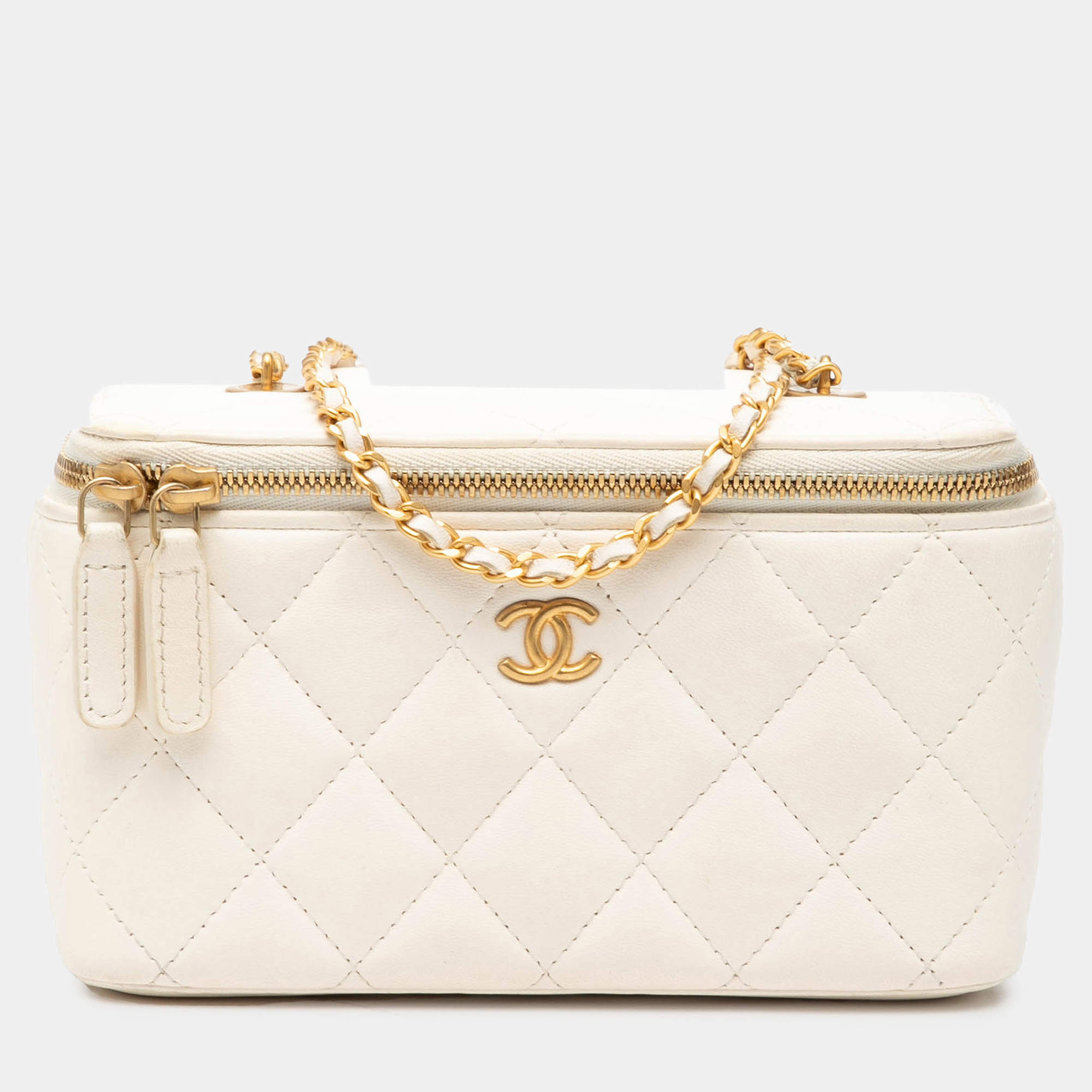 Pre Owned Chanel White Small Quilted Lambskin Vanity Case with Chain