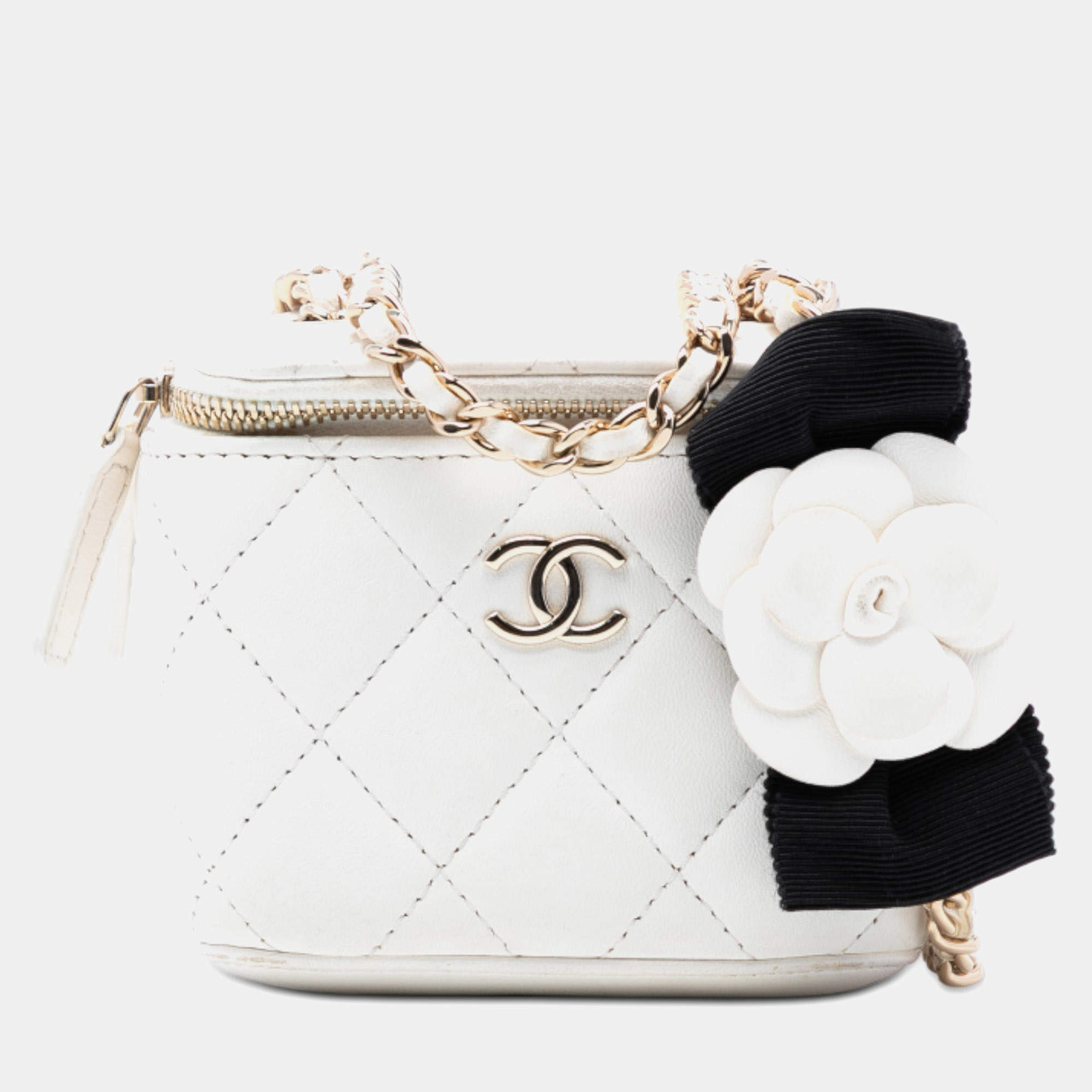 Pre Owned Chanel White Mini Quilted Lambskin Camellia Bow Vanity Case with Chain