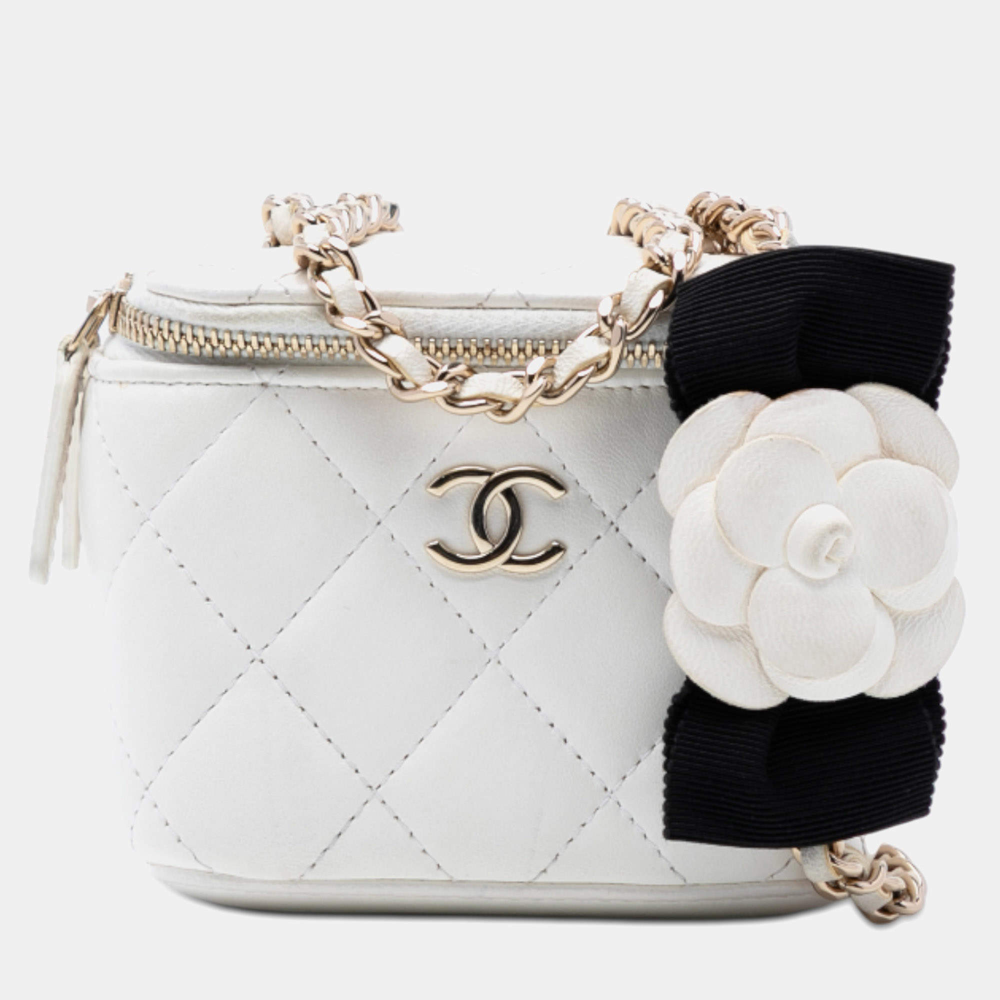 Pre Owned Chanel White Mini Quilted Lambskin Camellia Bow Vanity Case with Chain