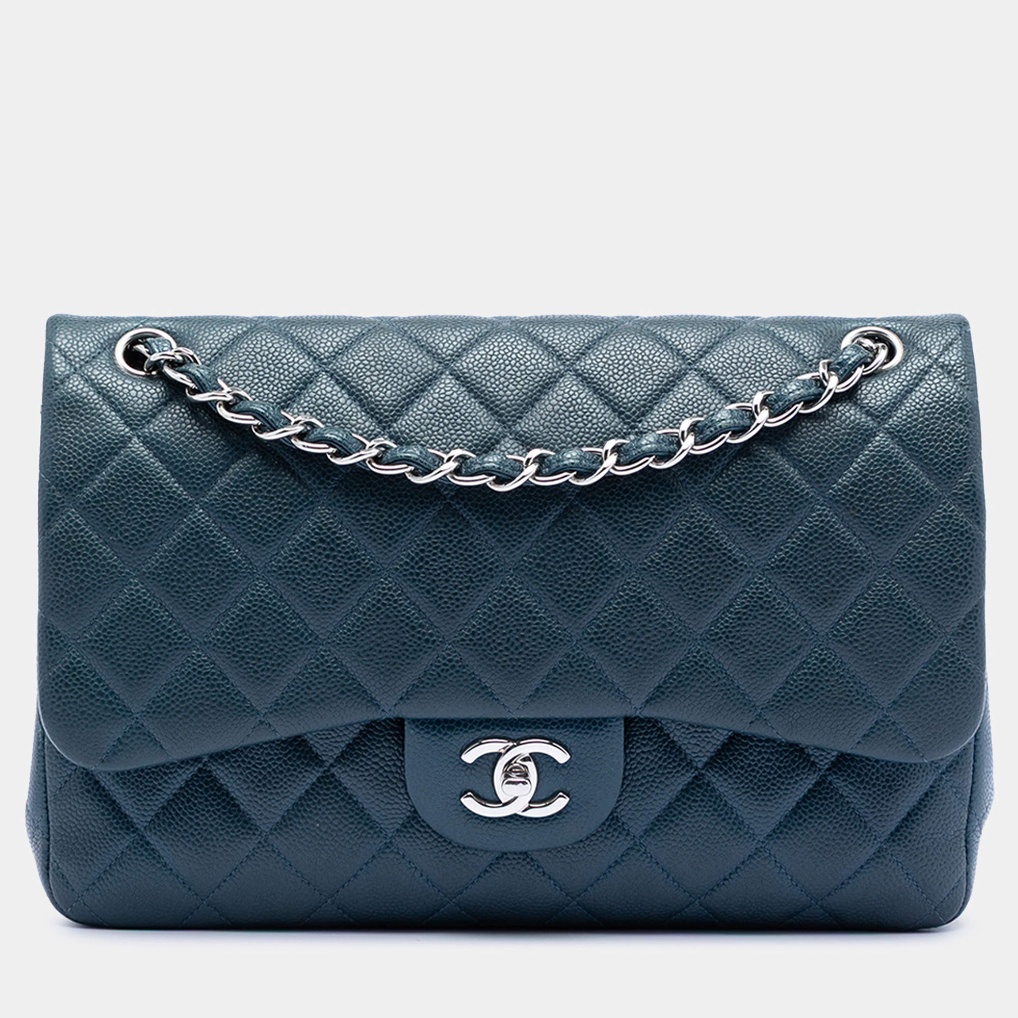 Pre Owned حقيبة شانيل كبيرة زرقاء كلاسيكية كافيار مزدوجة فلاپ