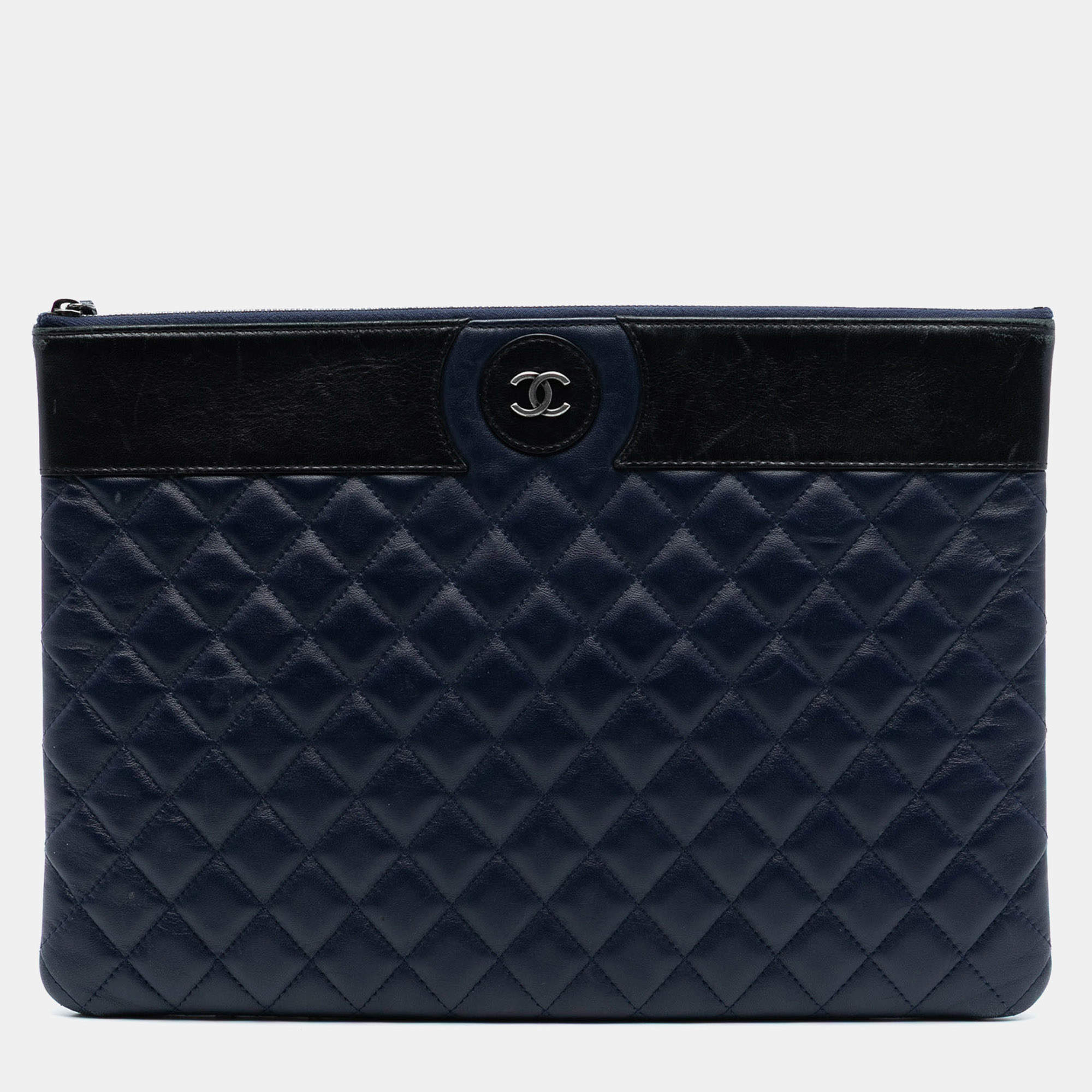 Pre Owned Chanel Blue Large CC Bicolor Quilted Lambskin Clutch