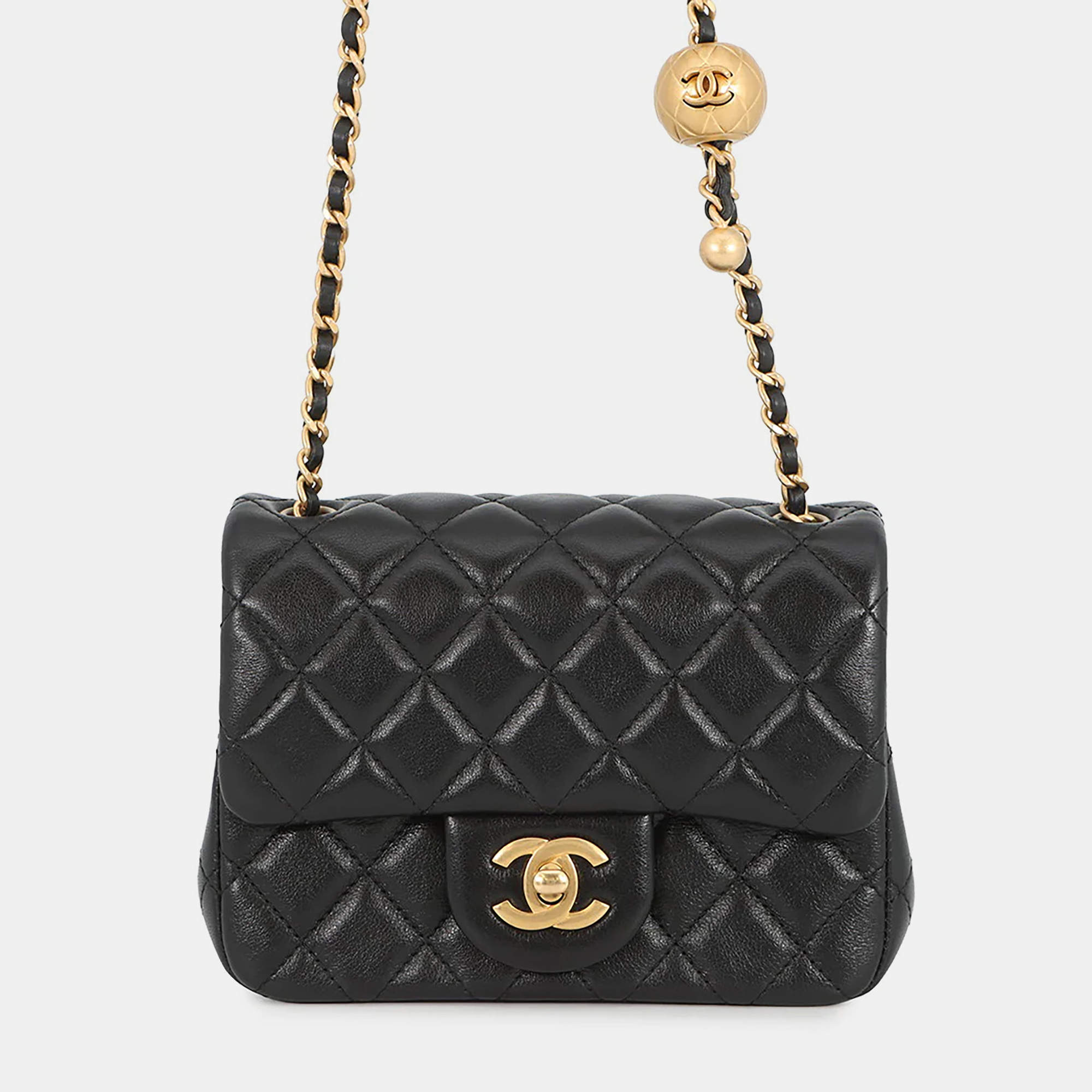 مملوكة مسبقًا Chanel Matelasse Black Lambskin Mini Chain shoulder Bag