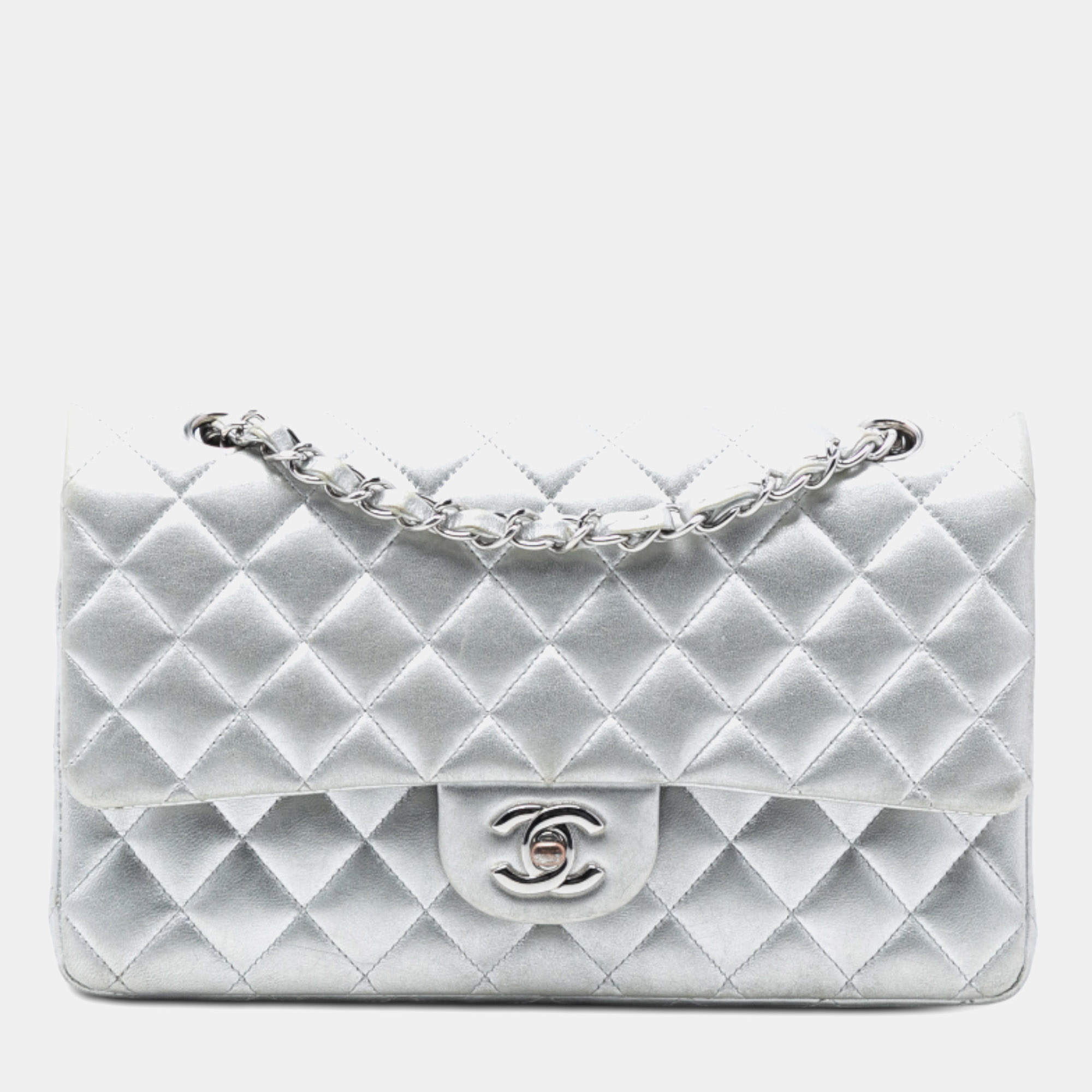 Pre Owned حقيبة كتف شانيل فضية متوسطة معدنية جلد حمل مزدوجة