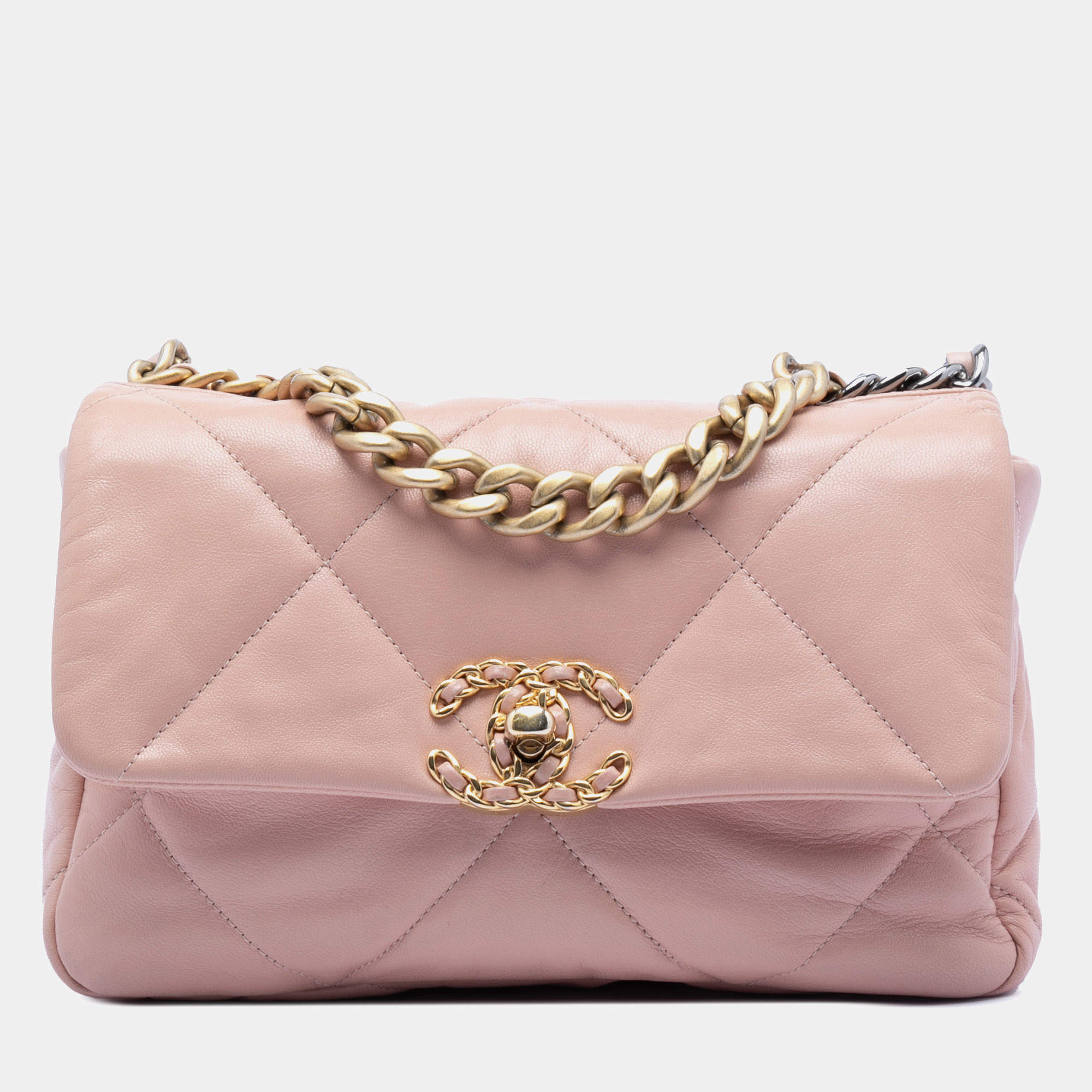 مملوكة مسبقًا حقيبة شانيل مبطنة جلد خروف وردي متوسطة الحجم مع غطاء رفرف