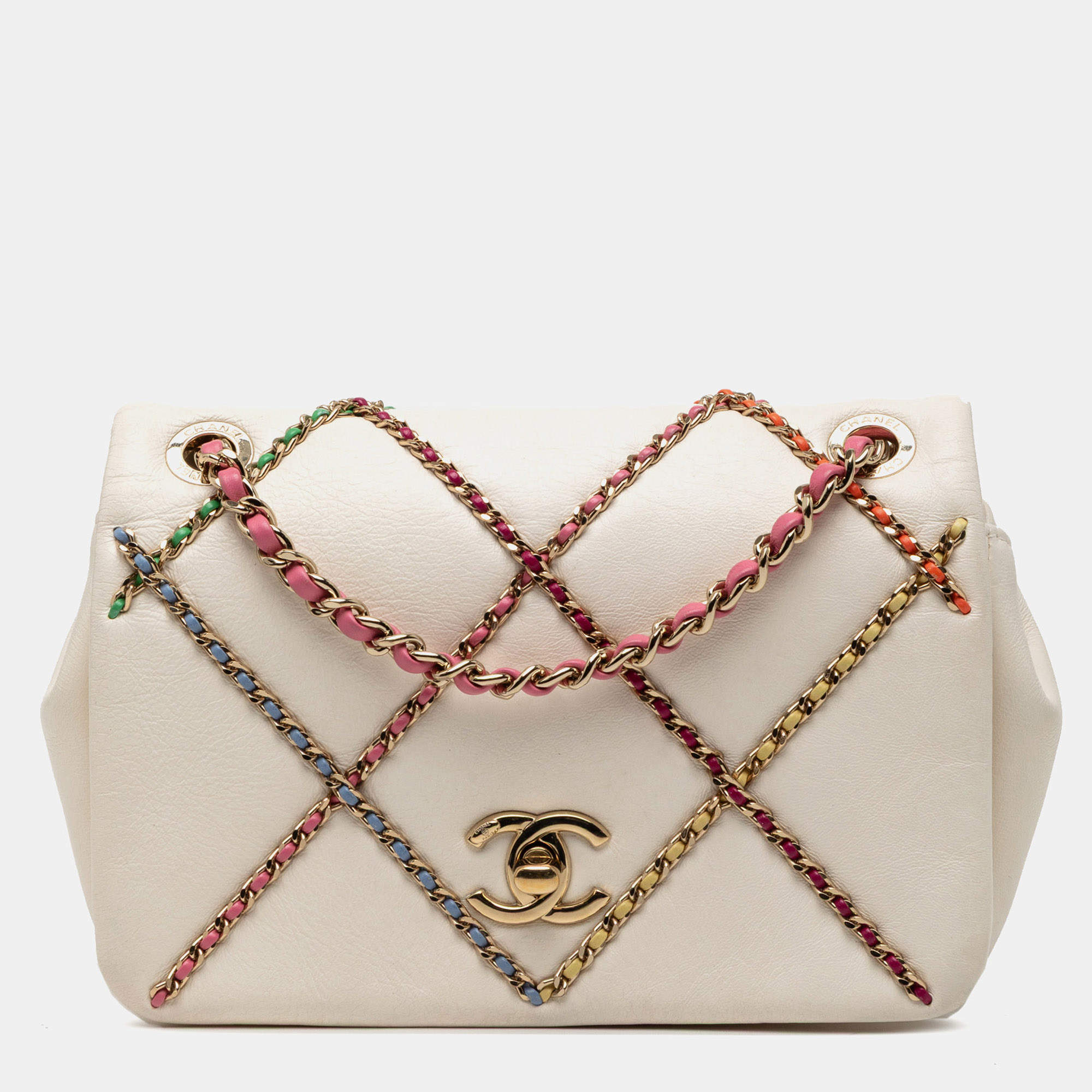 مملوكة مسبقًا Chanel White Small Lambskin Entwined Chain Flap