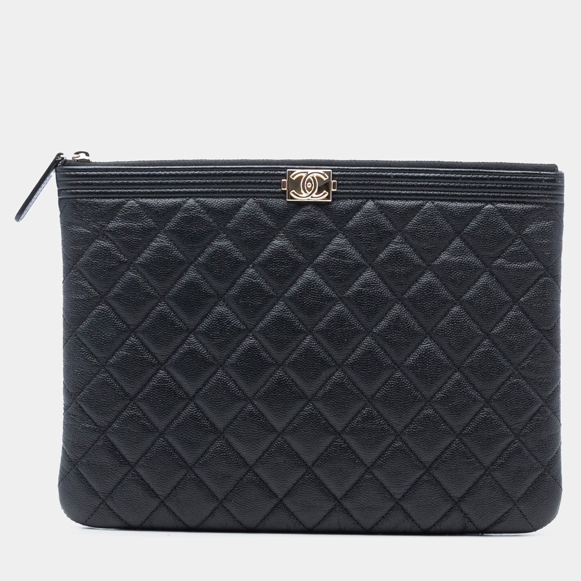 مملوكة مسبقًا Chanel Black Medium Quilted Caviar Boy O Case Clutch