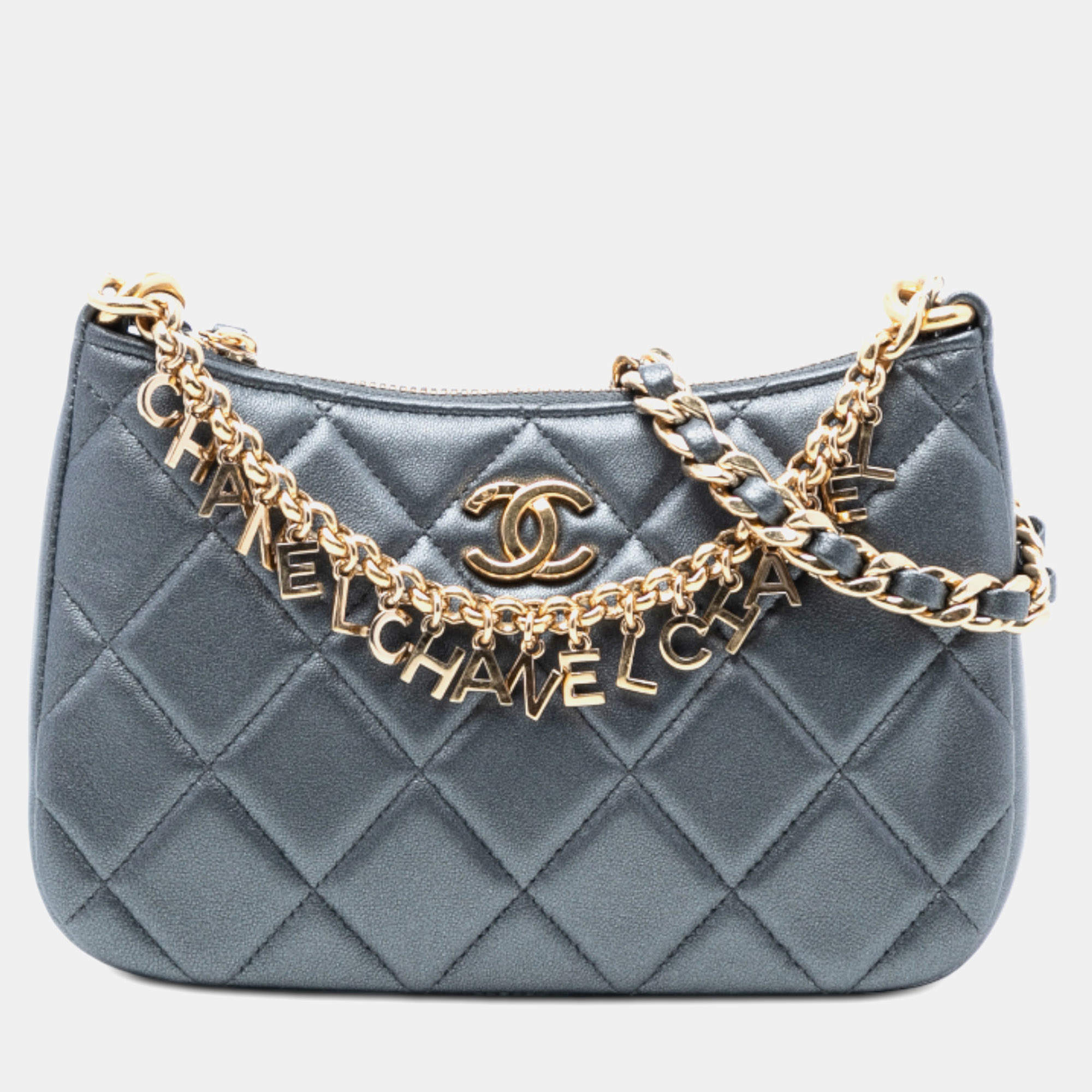 مملوكة مسبقًا Chanel Grey CC Quilted Metallic Lambskin Logo Chain Satchel