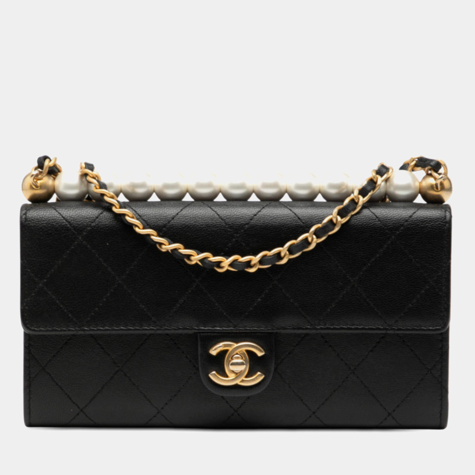 Pre Owned Chanel Black Quilted Goatskin Chic Pearls Clutch with Chain