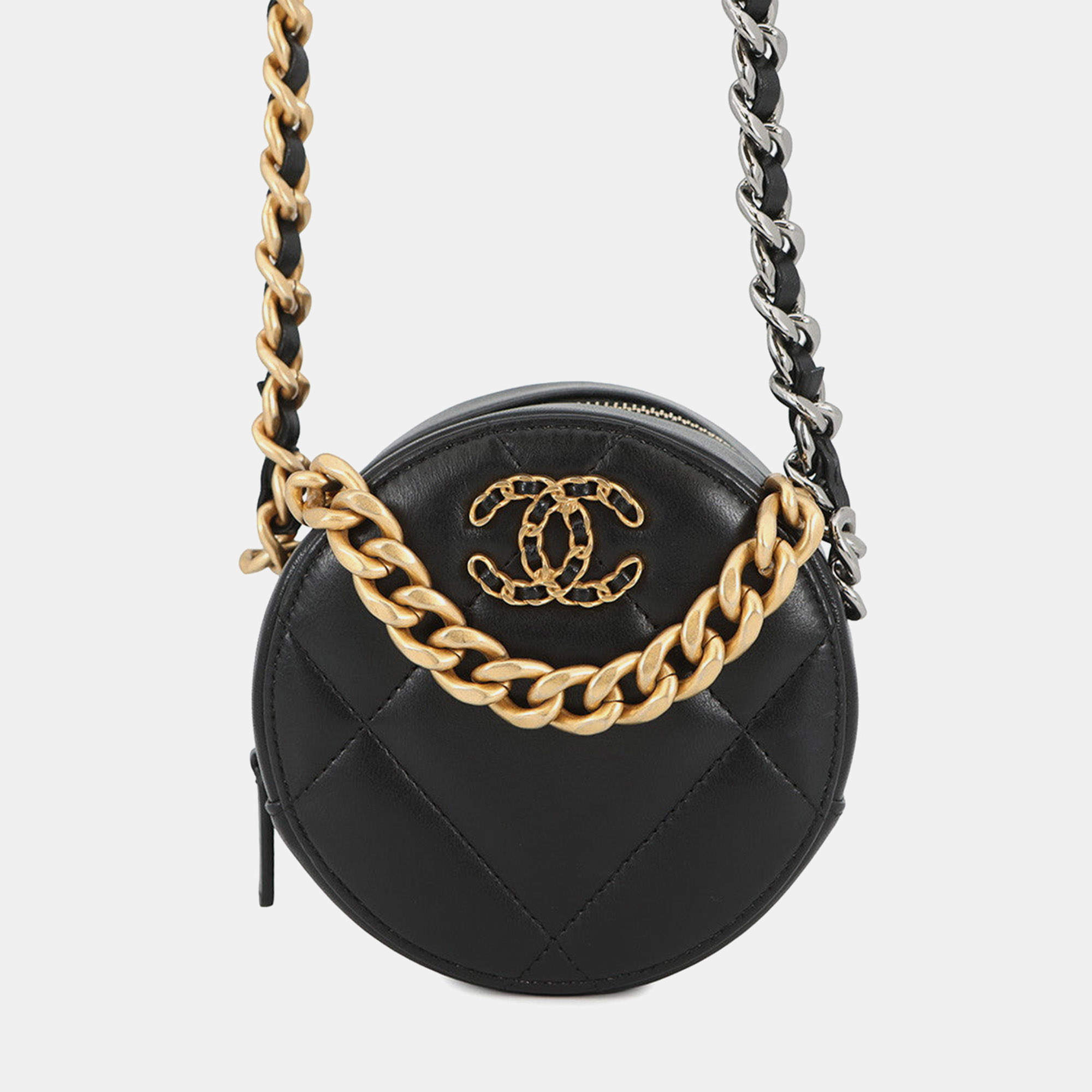 مملوكة مسبقًا Chanel Round Chain shoulder Bag Black Lambskin
