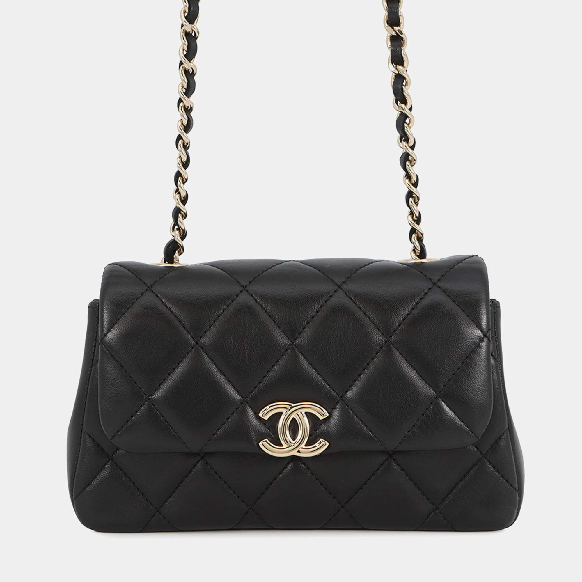 Pre Owned Chanel Matelasse Chainclutch Bag Black Lambskin Size Mini