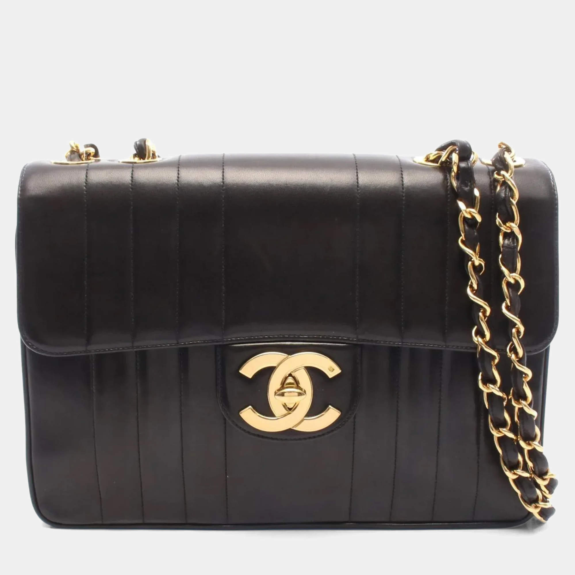 Pre Owned حقيبة كتف شانيل مادموازيل كبيرة بعلامة كوكو غطاء مفرد من جلد الخراف سوداء