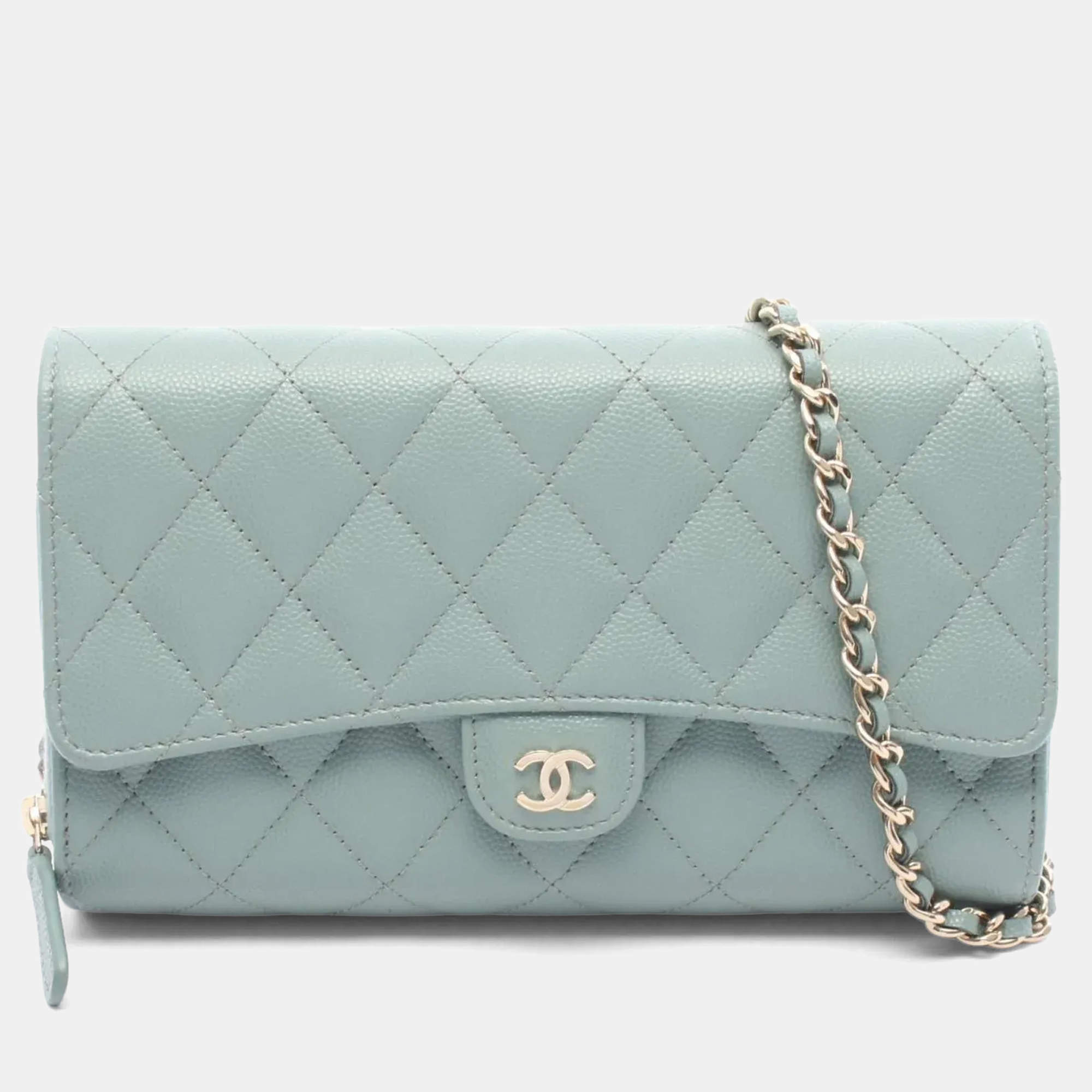 Pre Owned Chanel Matelasse Shoulder Bag In Calfskin Leather Green