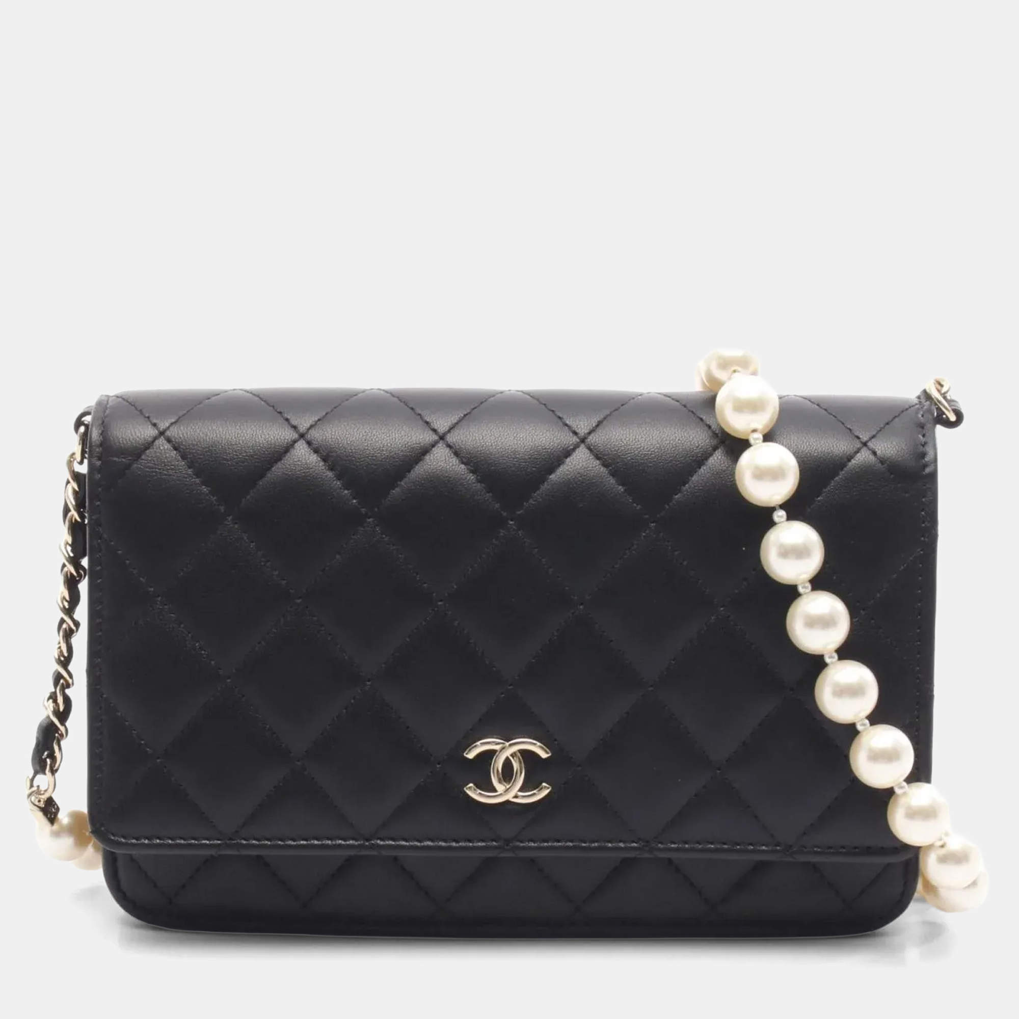 Pre Owned Chanel Matelasse Shoulder Bag Leather Black