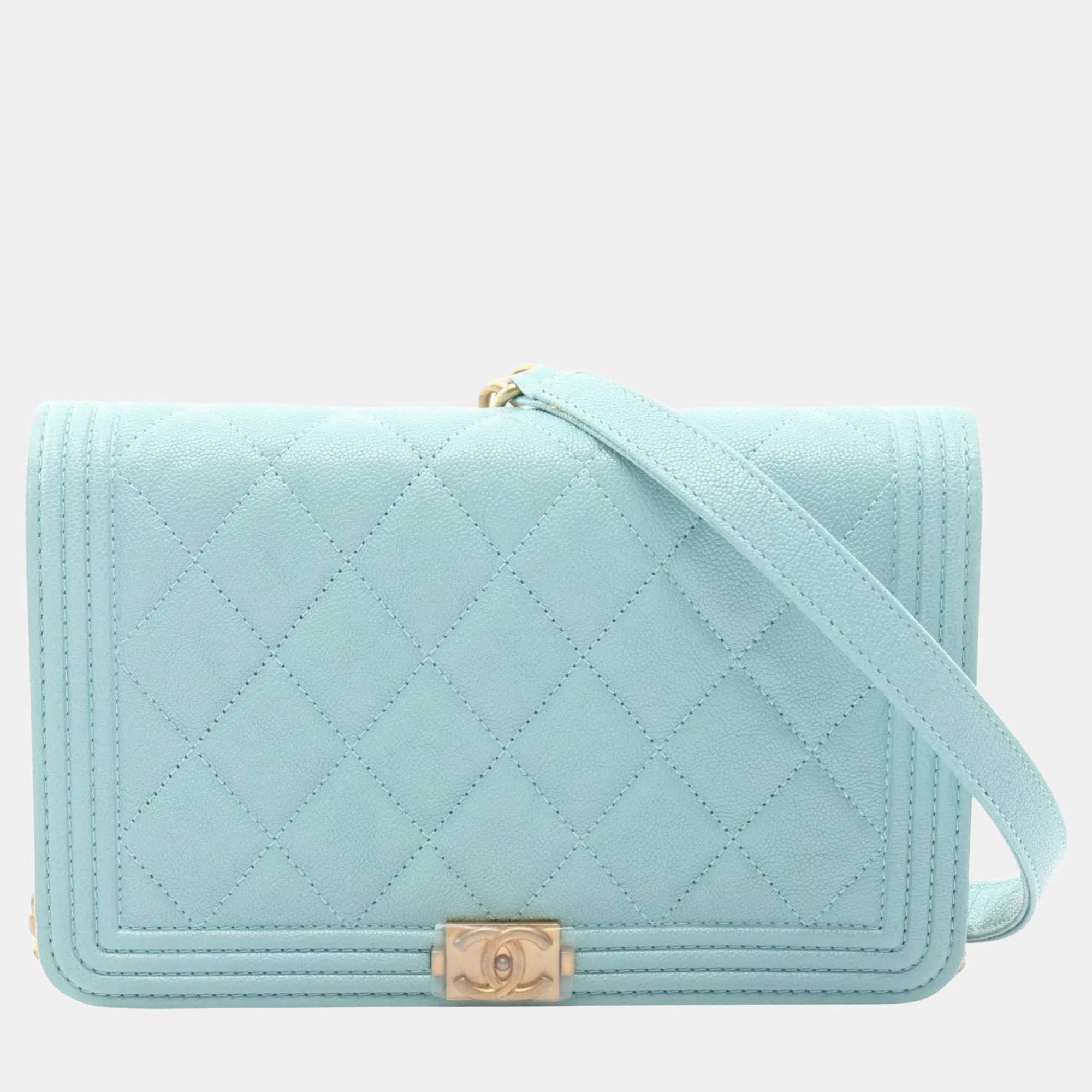 Pre Owned Chanel Boy Matelasse Shoulder Bag In Grained Calfskin Leather Blue