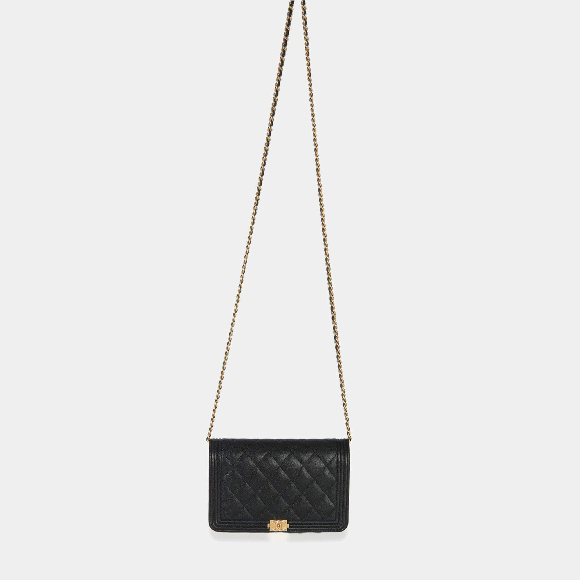 مملوكة مسبقًا Chanel Black Quilted Caviar Boy Wallet On Chain