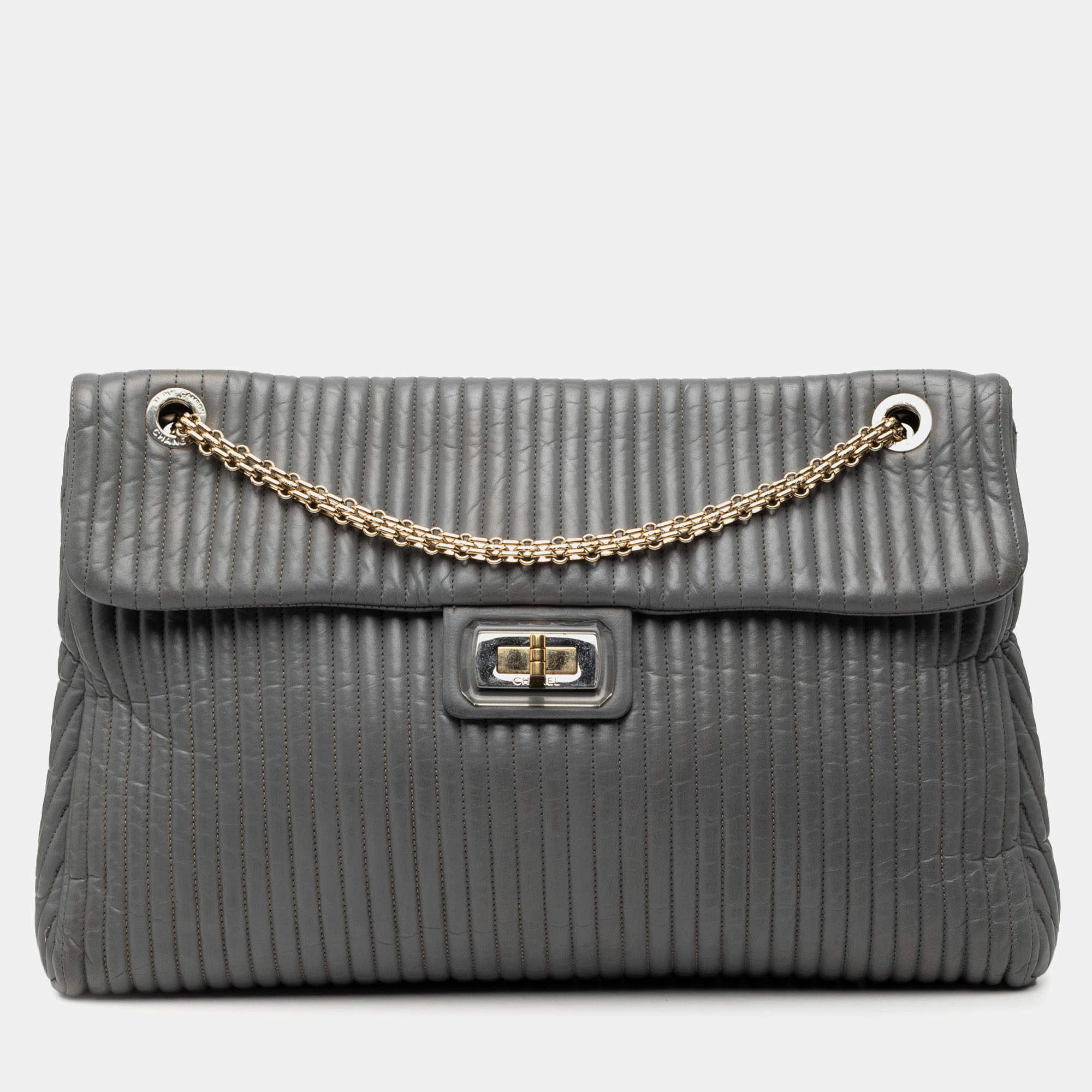 Pre Owned حقيبة شانيل قفل مادمواغزيل بياجوكس جلد العجل اللامع المخيط عمودي