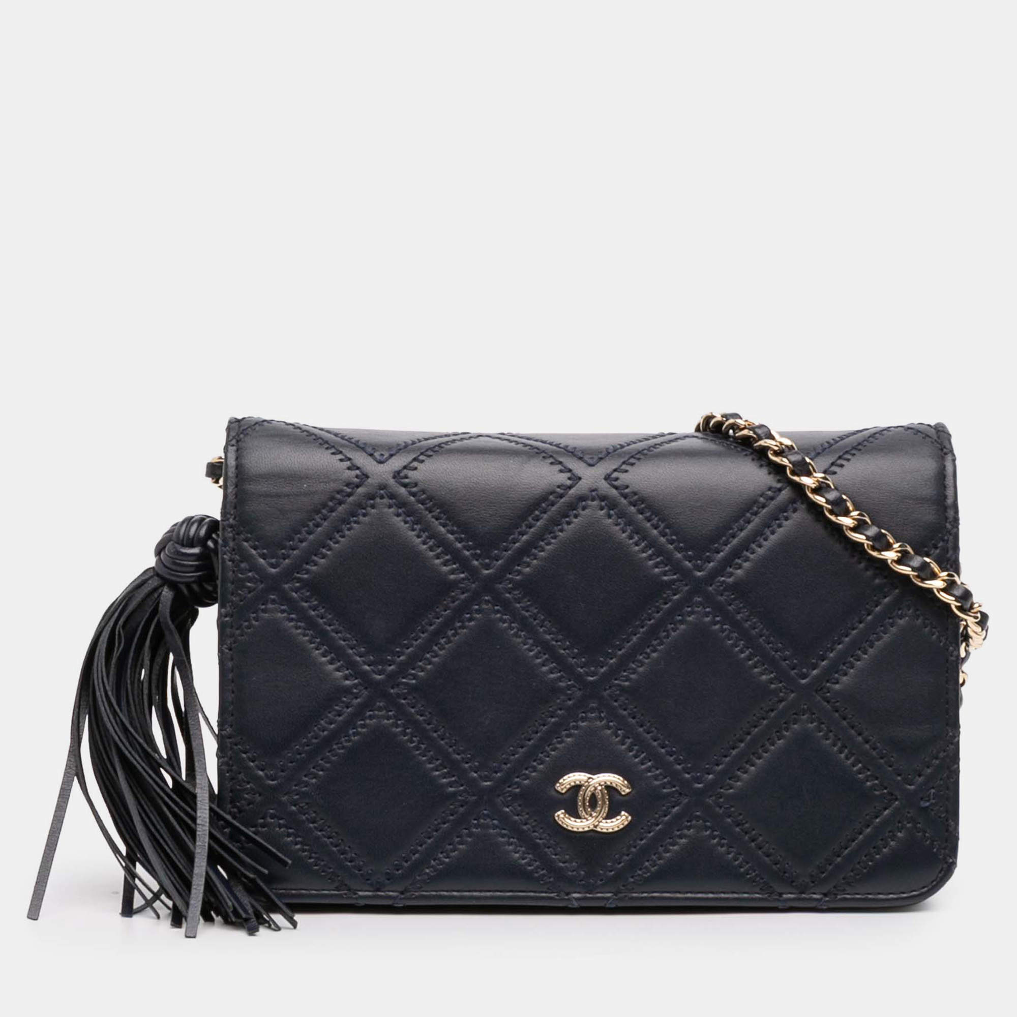 مملوكة مسبقًا Chanel Blue CC Quilted Lambskin Double Stitch Tassel Wallet On Chain