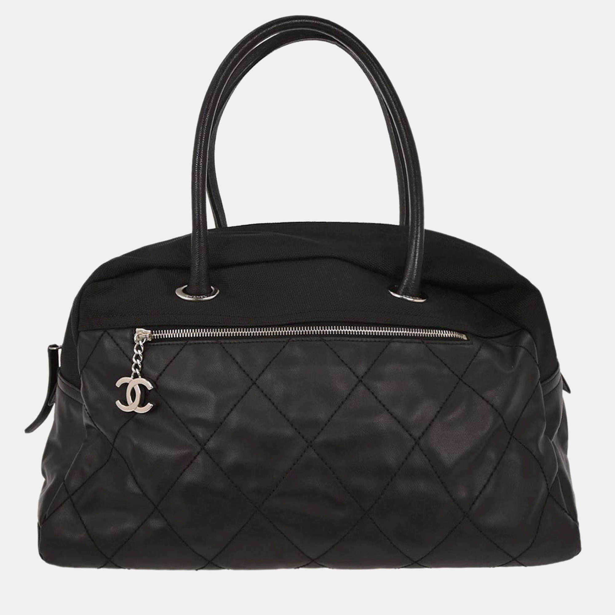 مملوكة مسبقًا Chanel Black Leather Paris-Biarritz Duffle Handbag