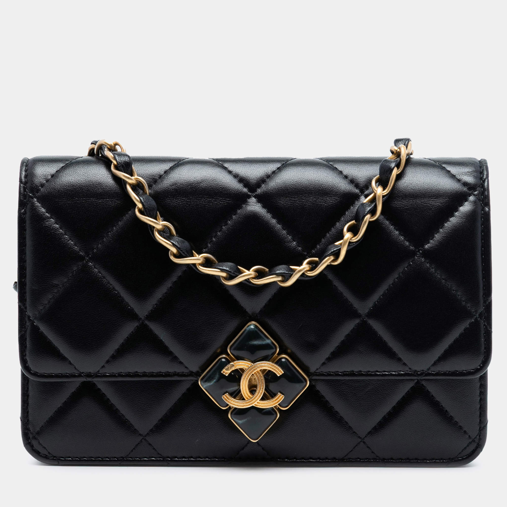 مملوكة مسبقًا Chanel Black CC Quilted Lambskin Diamond Lock Wallet on Chain