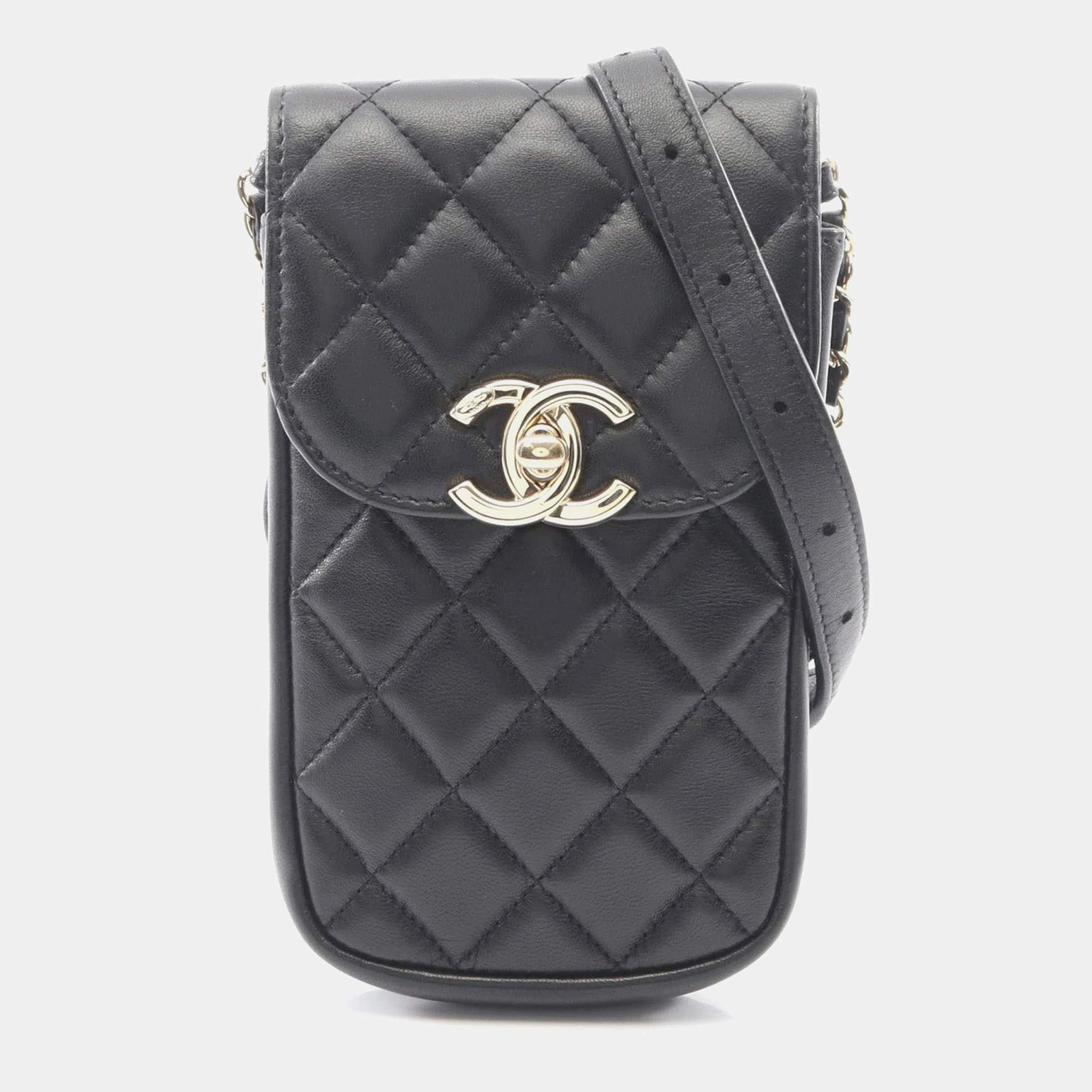 مملوكة مسبقًا Chanel Matelasse Phone Holder Shoulder Bag Lambskin Leather Black