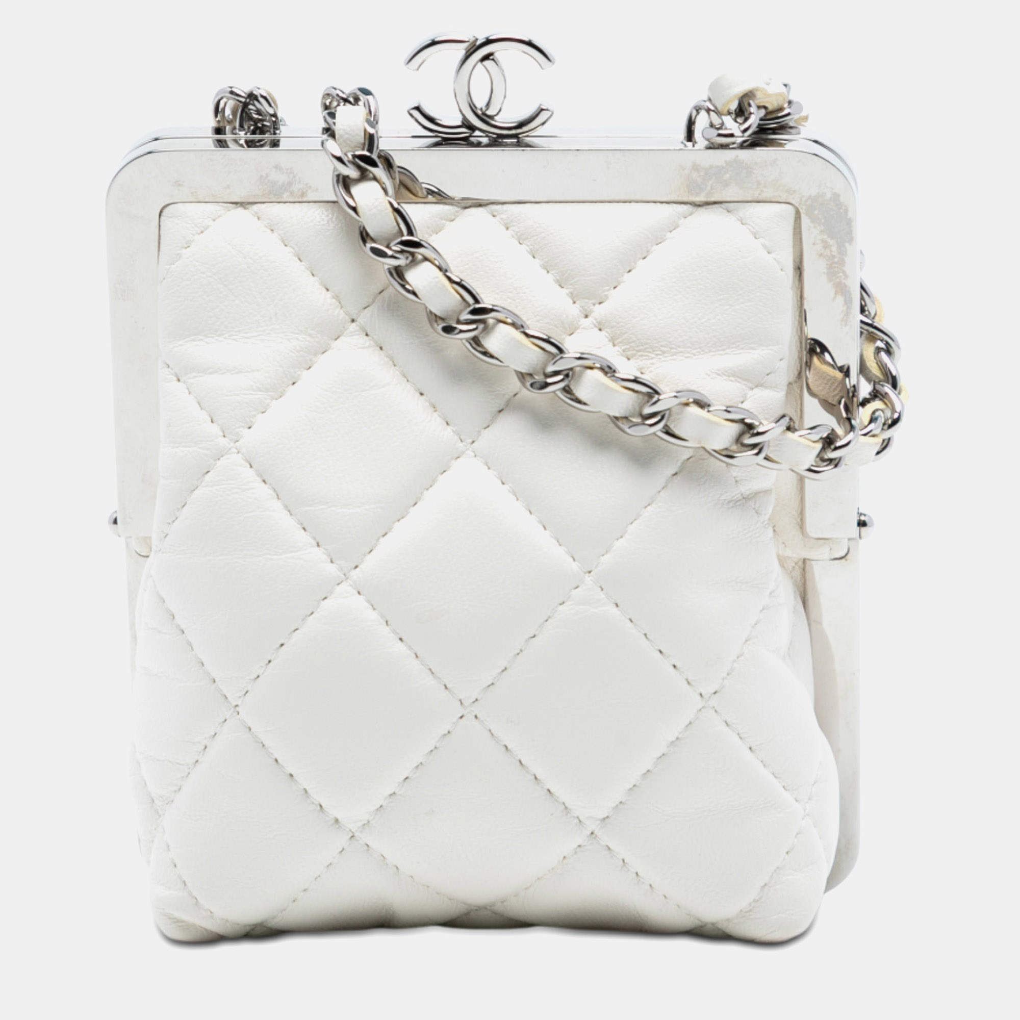 Pre Owned Chanel White Lambskin and Acrylic Kiss Clutch with Chain