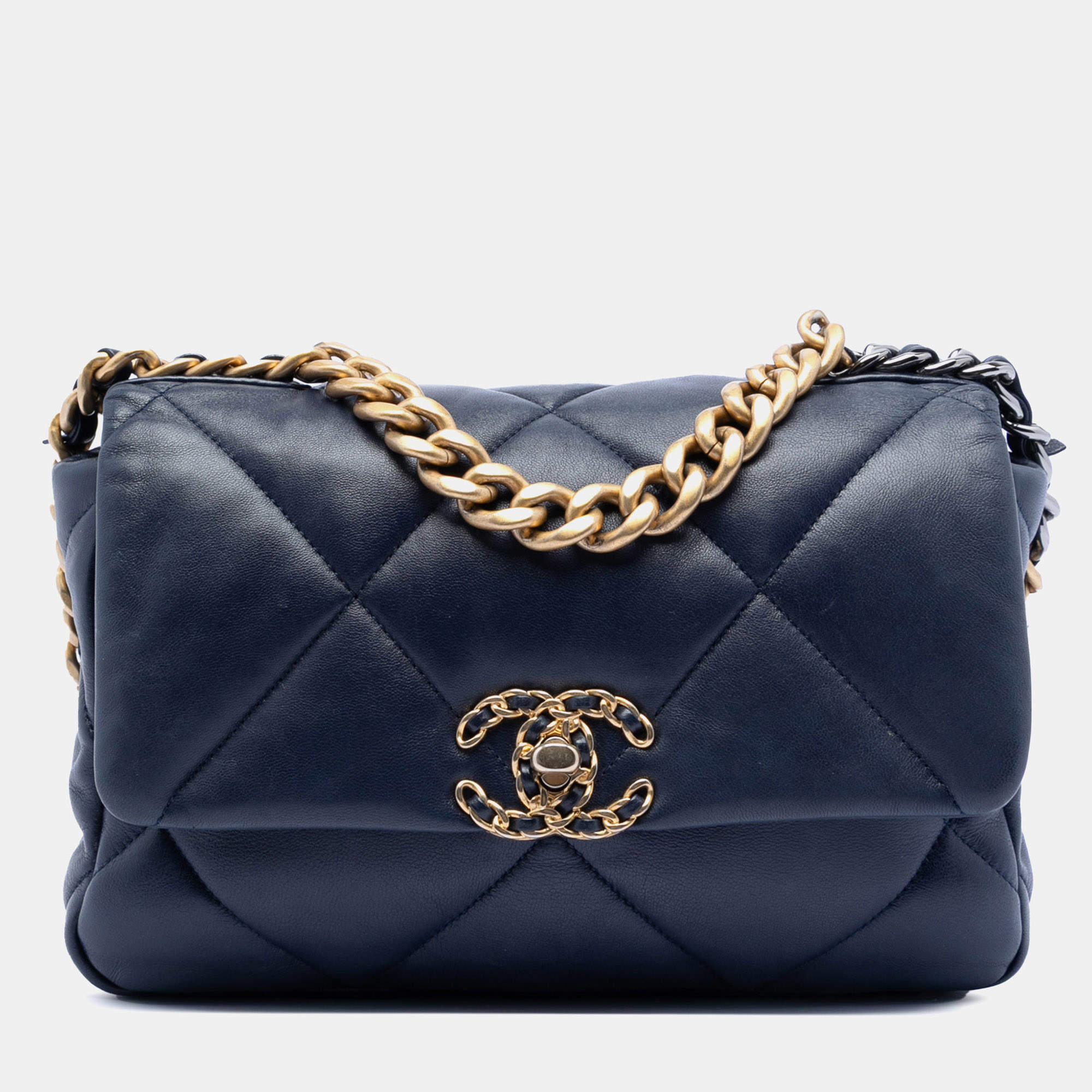 مملوكة مسبقًا Chanel Blue Medium Lambskin 19 Flap