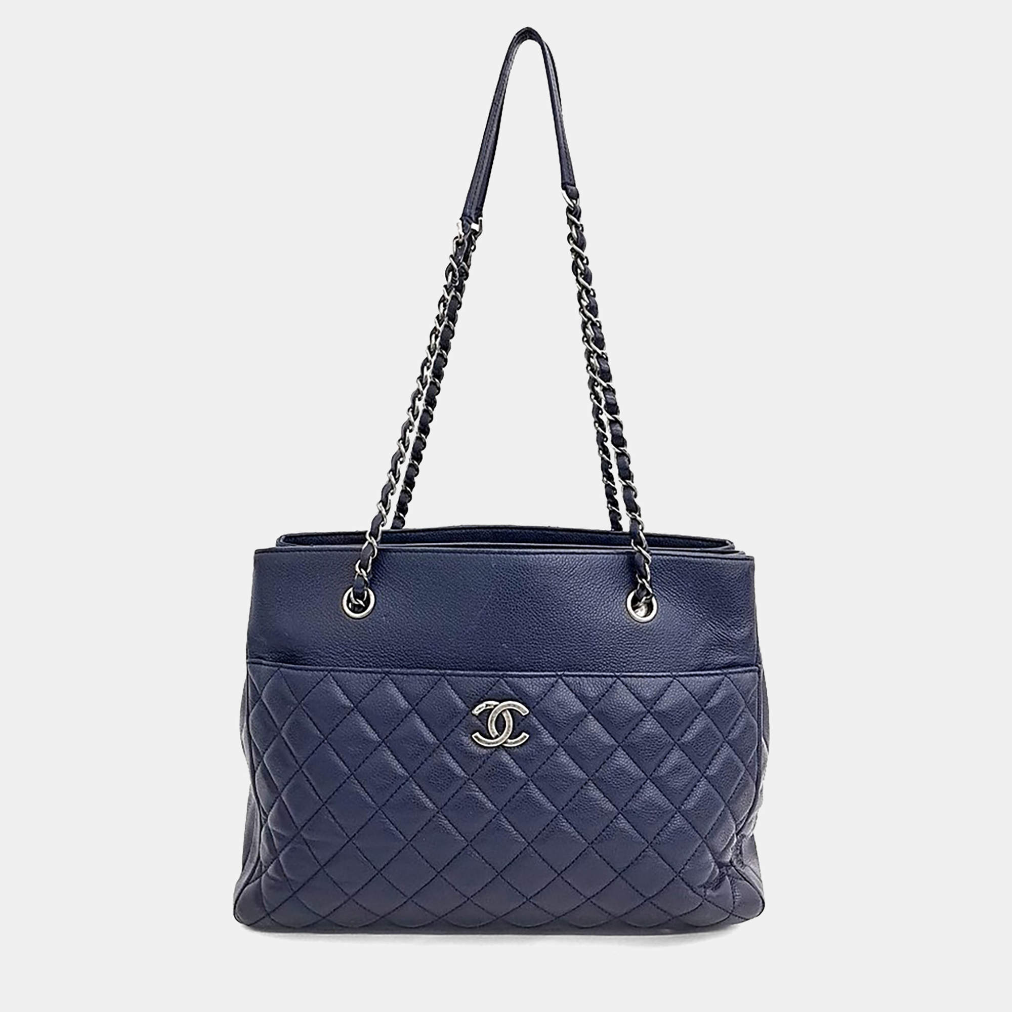 Pre Owned Chanel Blue Caviar Leather Chain Shoulder Bag