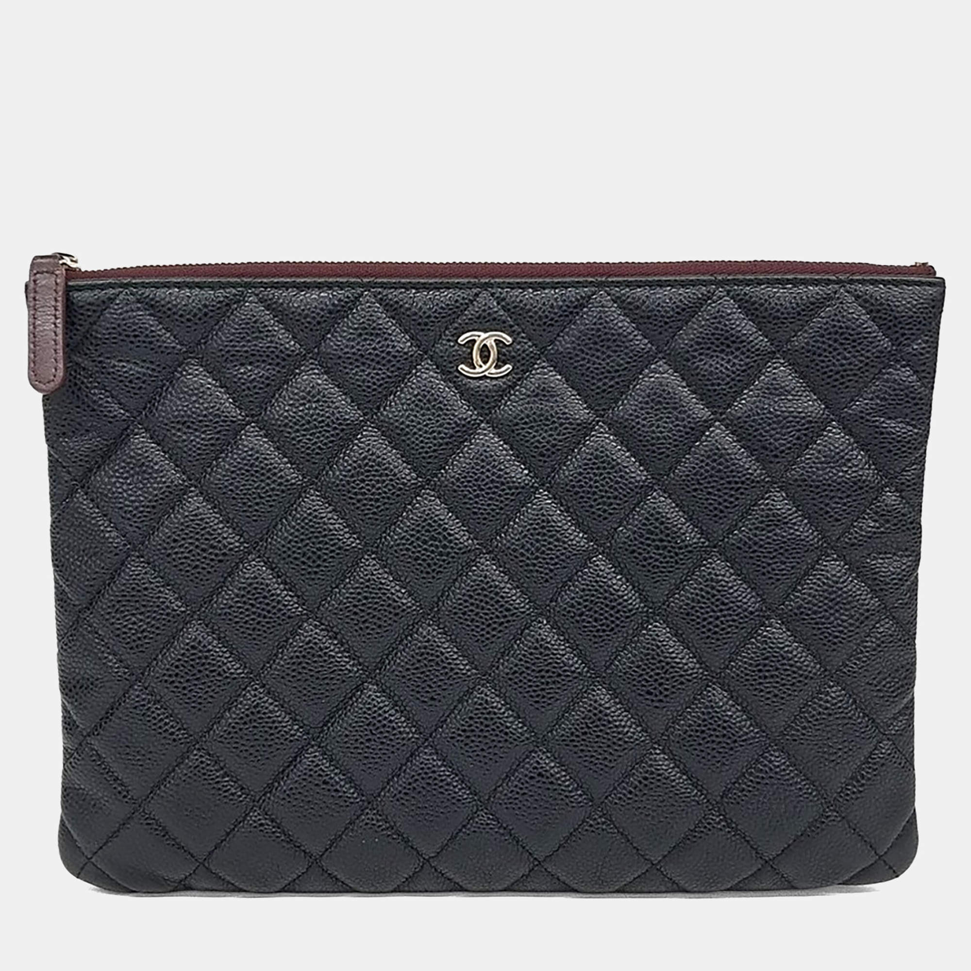 مملوكة مسبقًا Chanel Black Leather Caviar Clutch New Medium