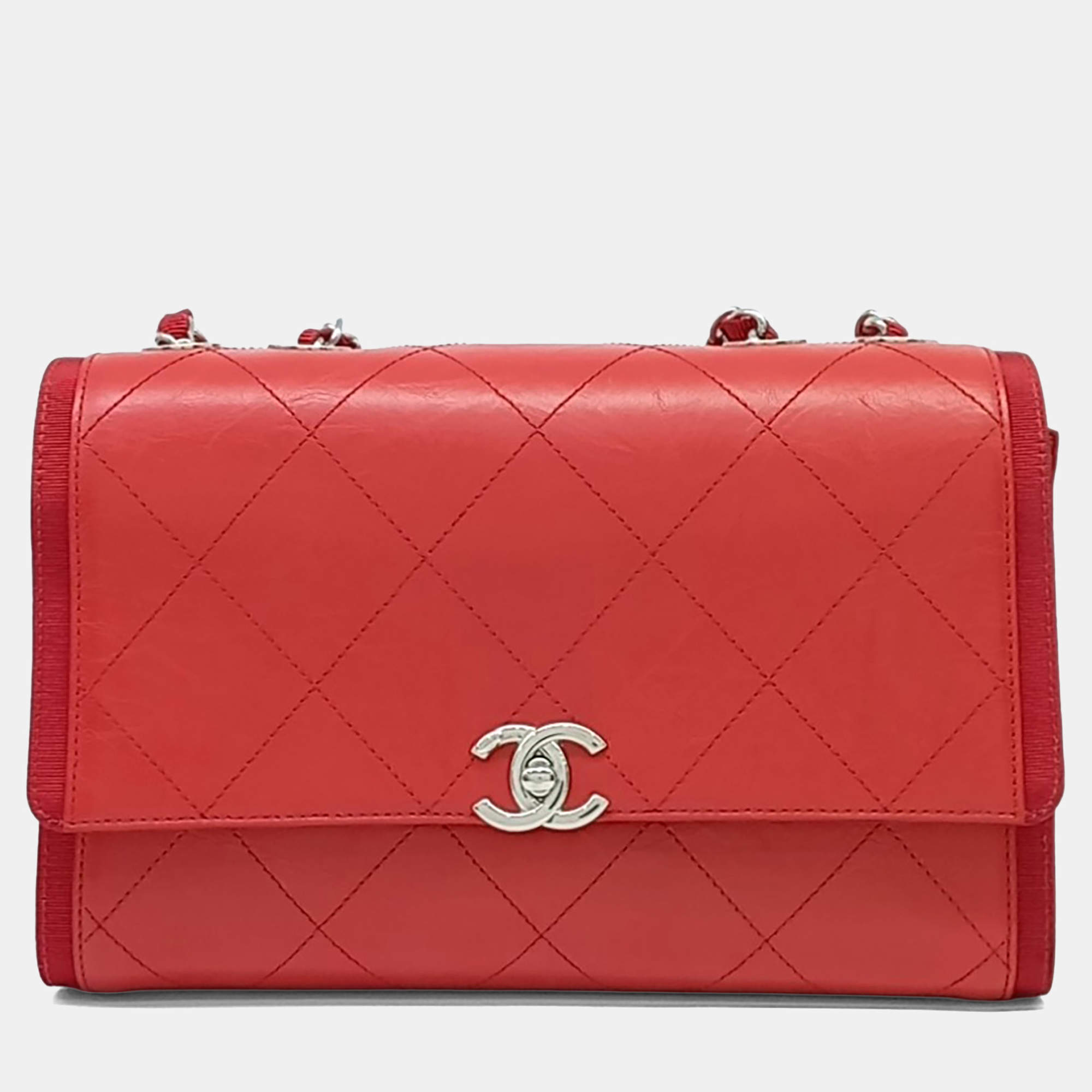 مملوكة مسبقًا Chanel Red Leather chain shoulder bag