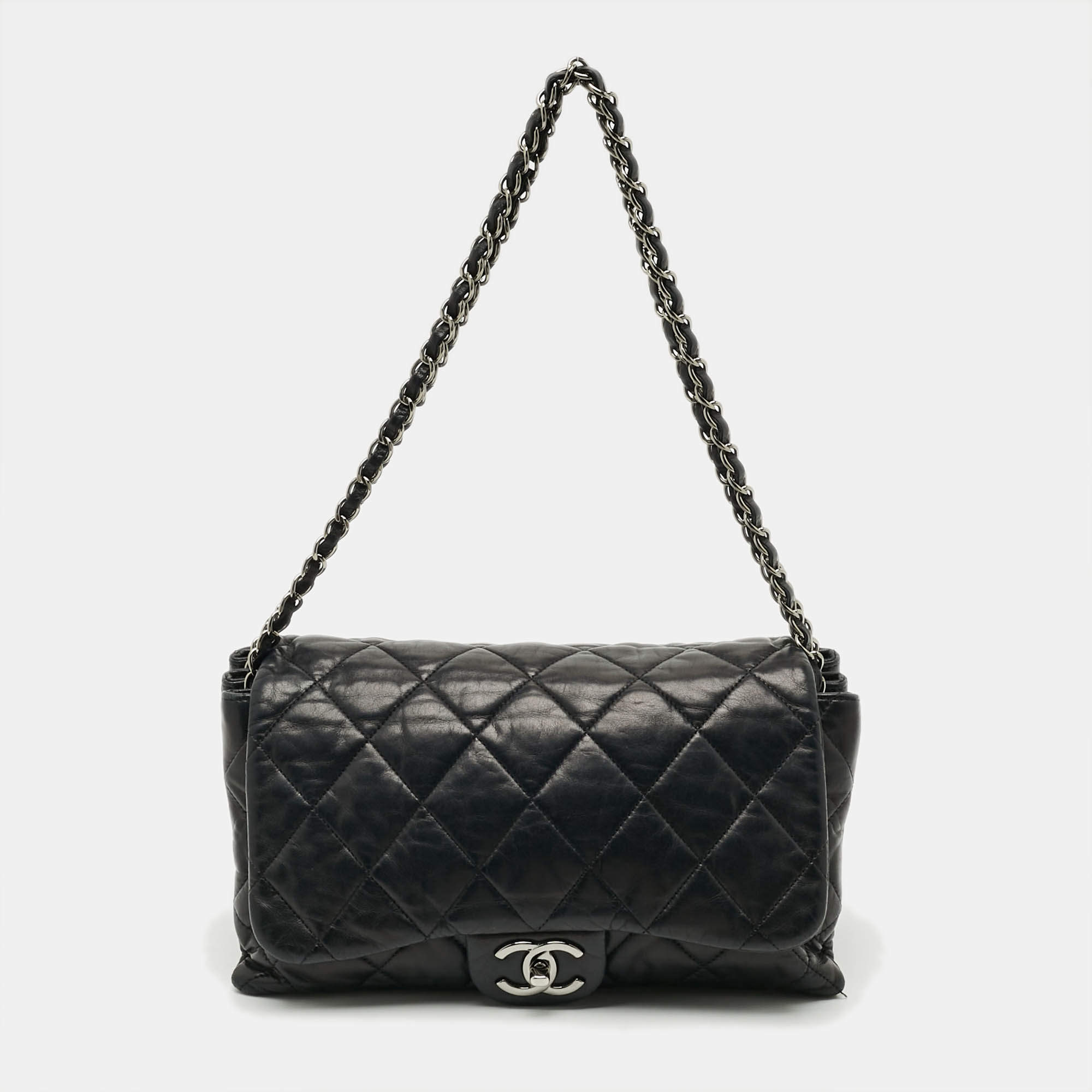 مملوكة مسبقًا Chanel Accordion Flap Black Quilted Leather Bag