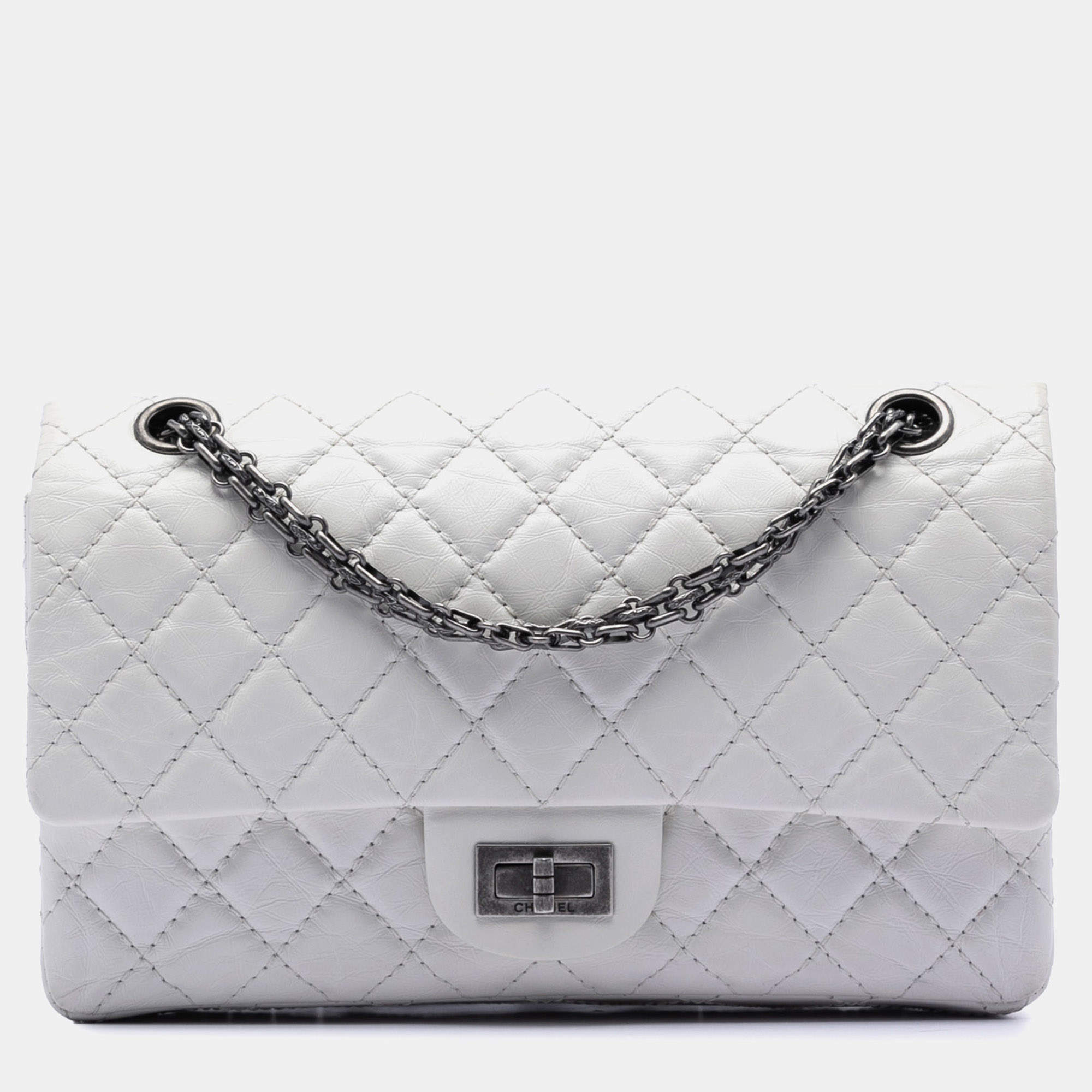 Pre Owned Chanel White Quilted Aged Lambskin Leather 2.55 Reissue 225 Double Flap Bag
