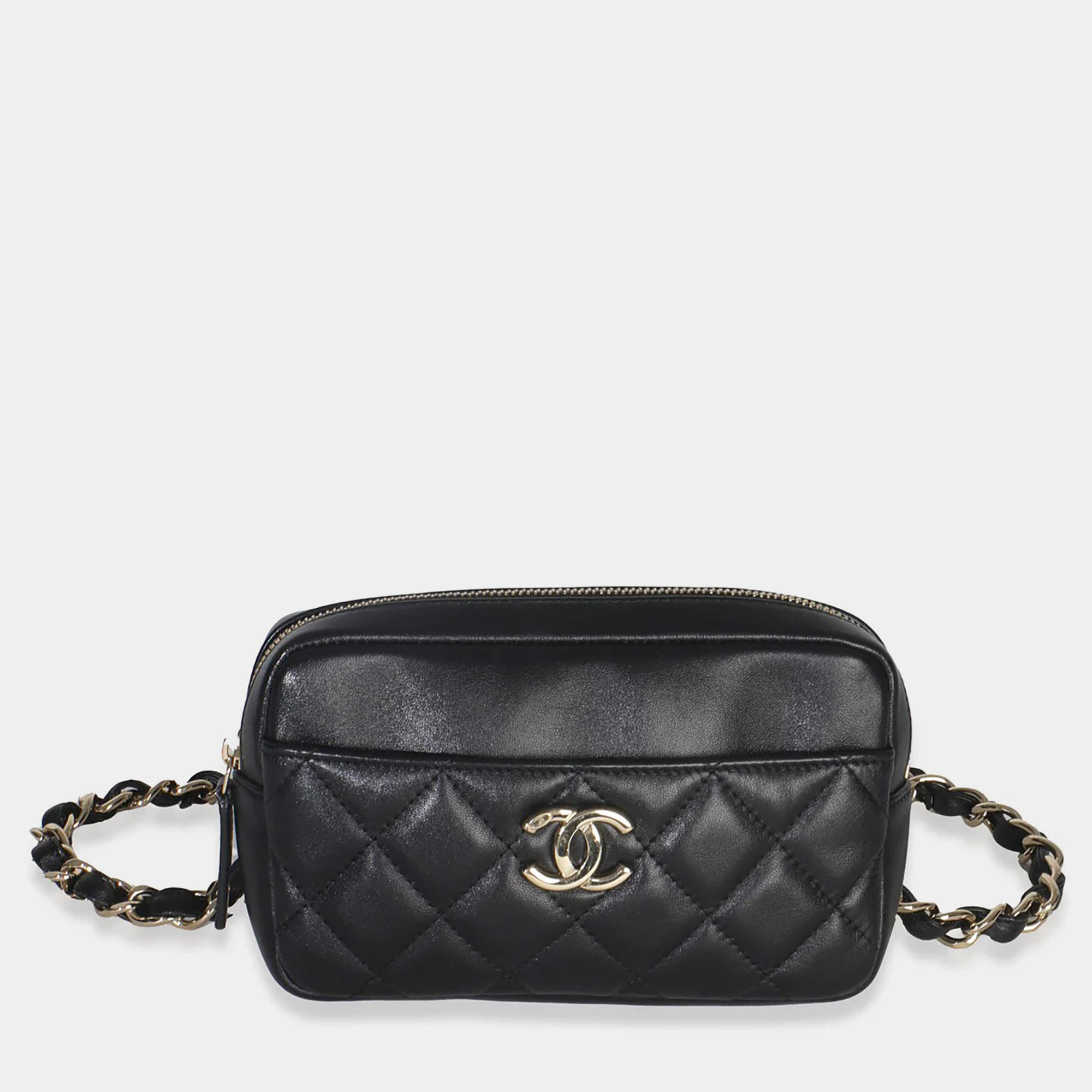 مملوكة مسبقًا Chanel Black Quilted Lambskin Front Pocket Belt Bag
