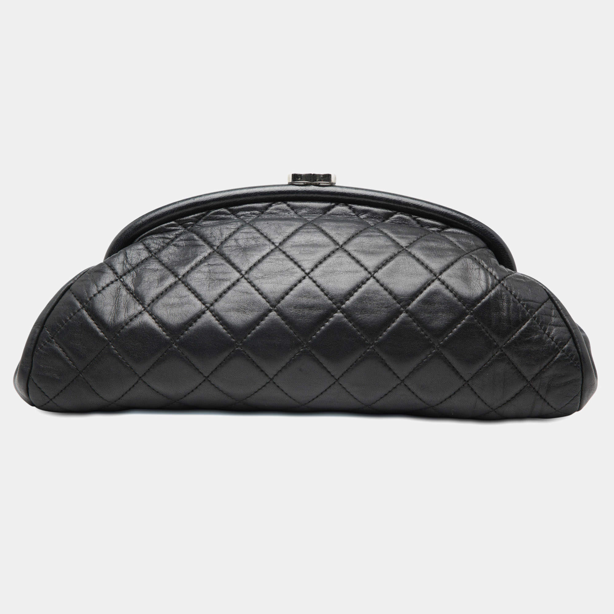 Pre Owned Chanel Black Quilted Lambskin Timeless Kisslock Clutch