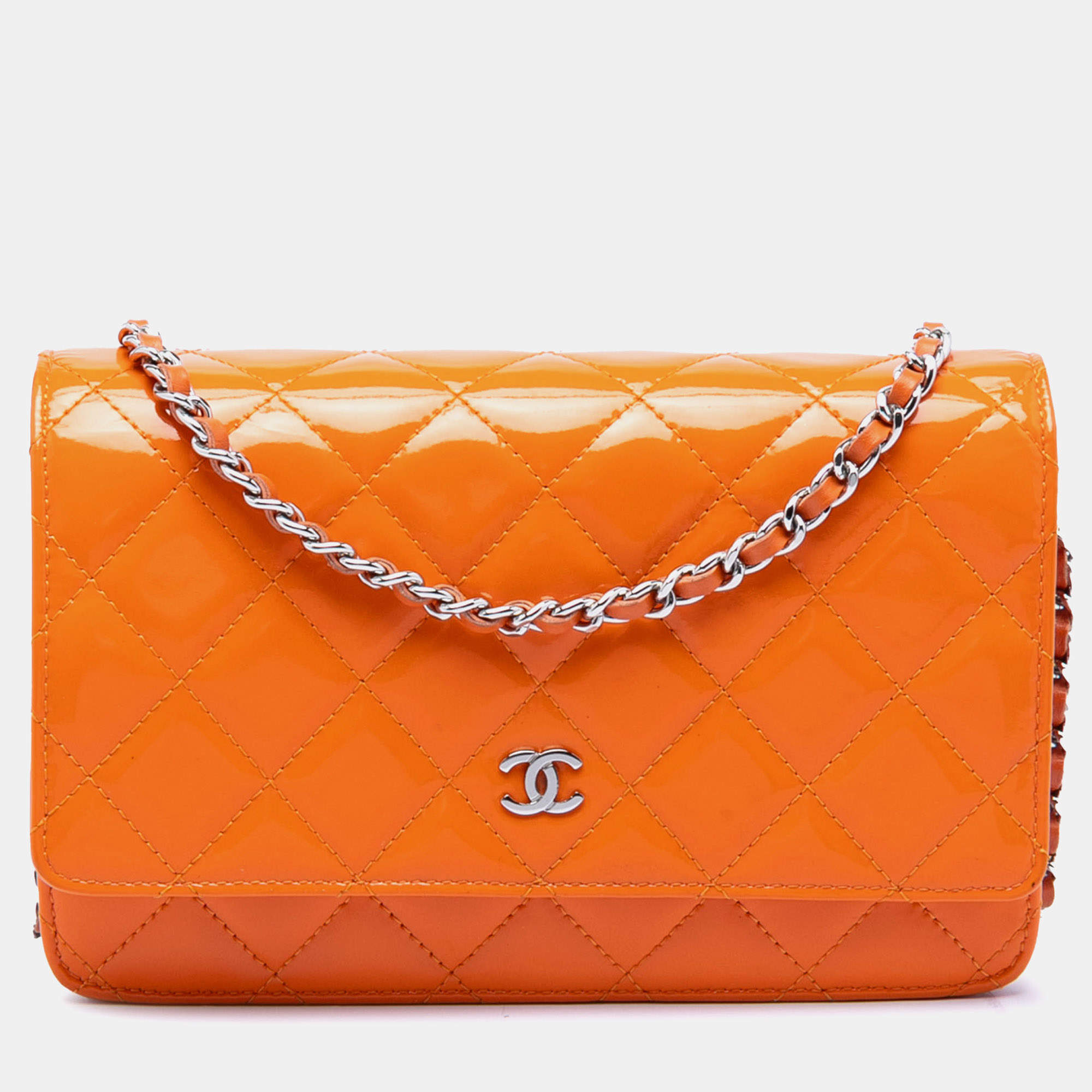 مملوكة مسبقًا حقيبة شانييل برتقالية CC مبطنة براءة اختراع مع سلسلة