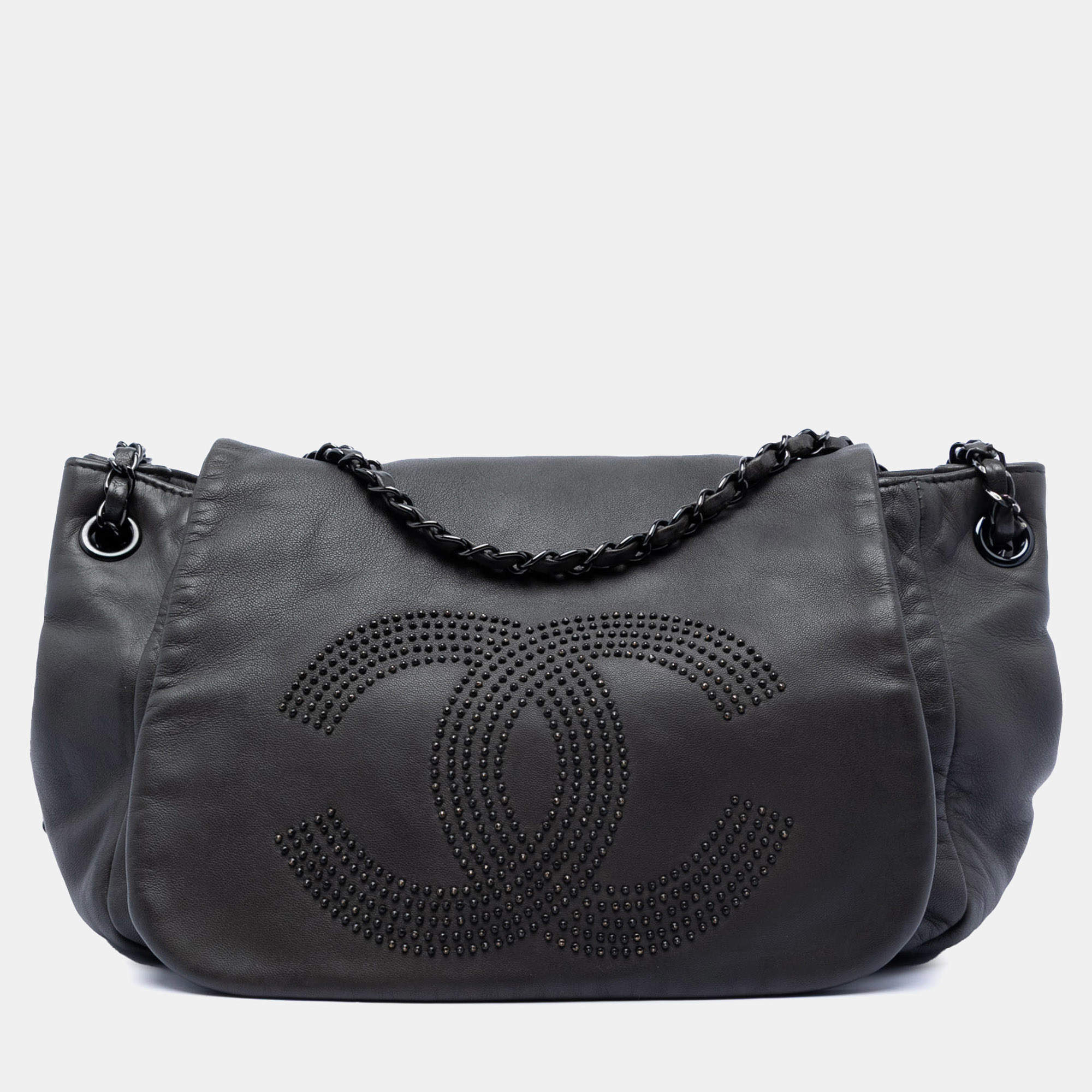 مملوكة مسبقًا Chanel Black Lambskin Studded CC Accordion Flap