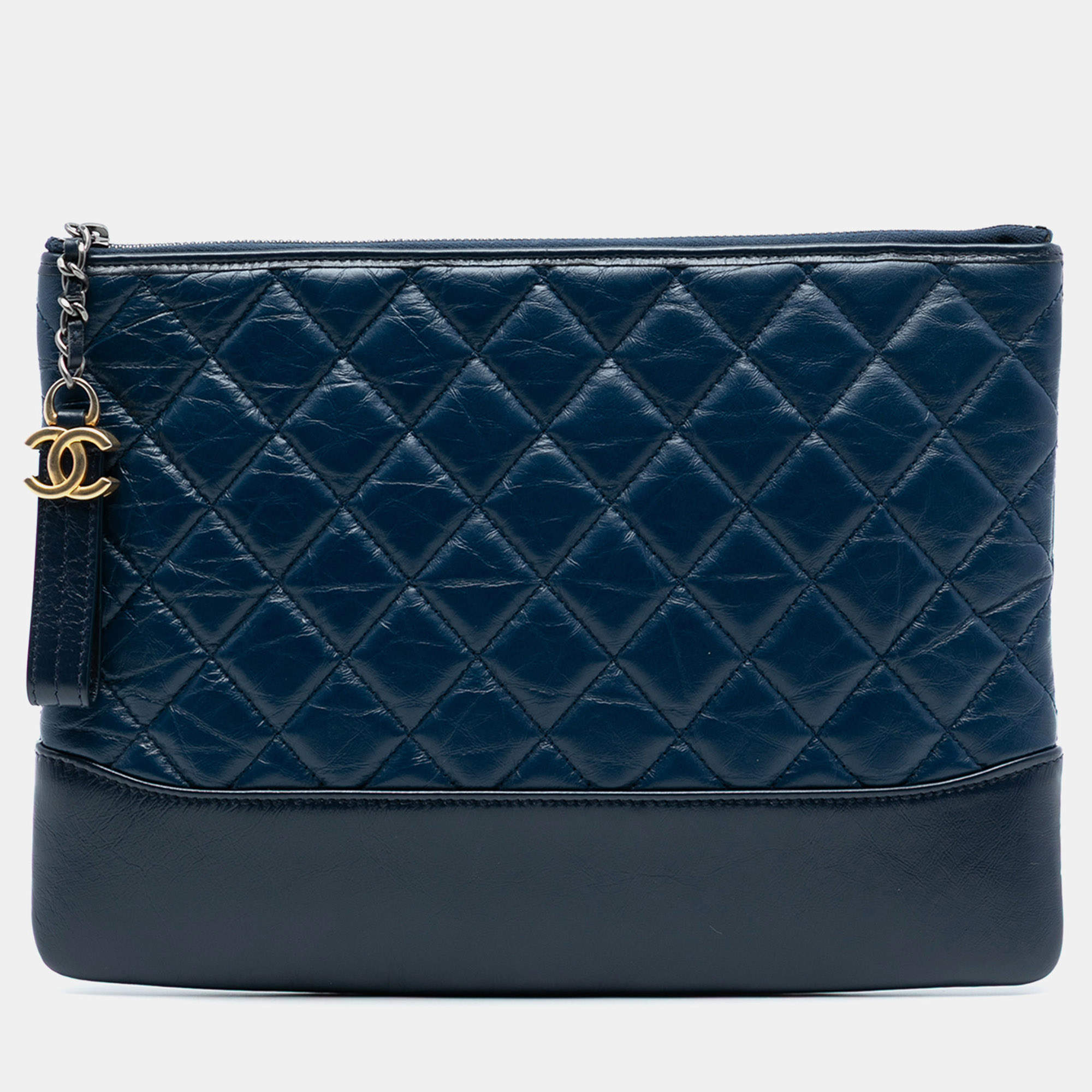 مملوكة مسبقًا Chanel Blue Medium Aged Calfskin Gabrielle O Case Clutch