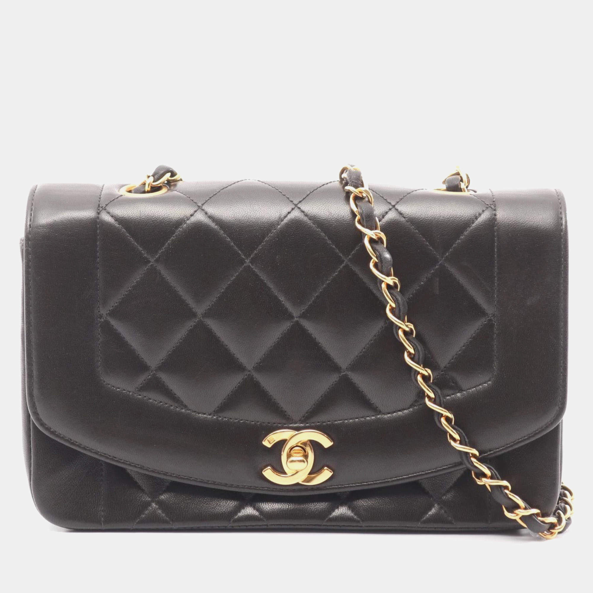 مملوكة مسبقًا حقيبة كتف شانيل ديانا قلاب جلد الخروف سوداء