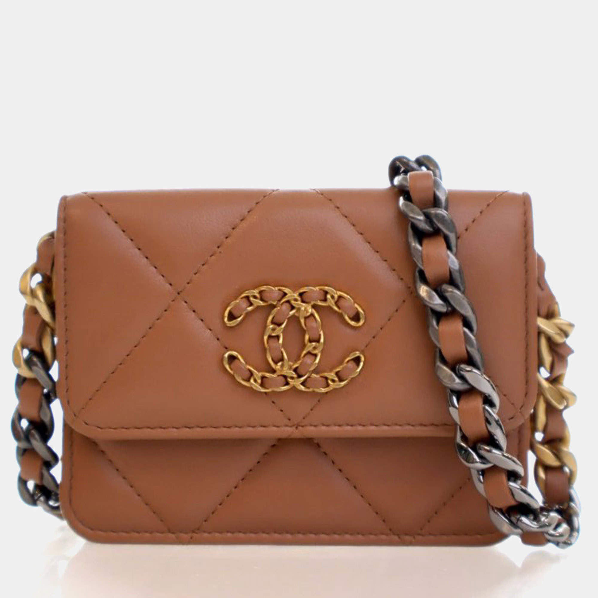 مملوكة مسبقًا حقيبة خصر شانيل جلد حمل 19