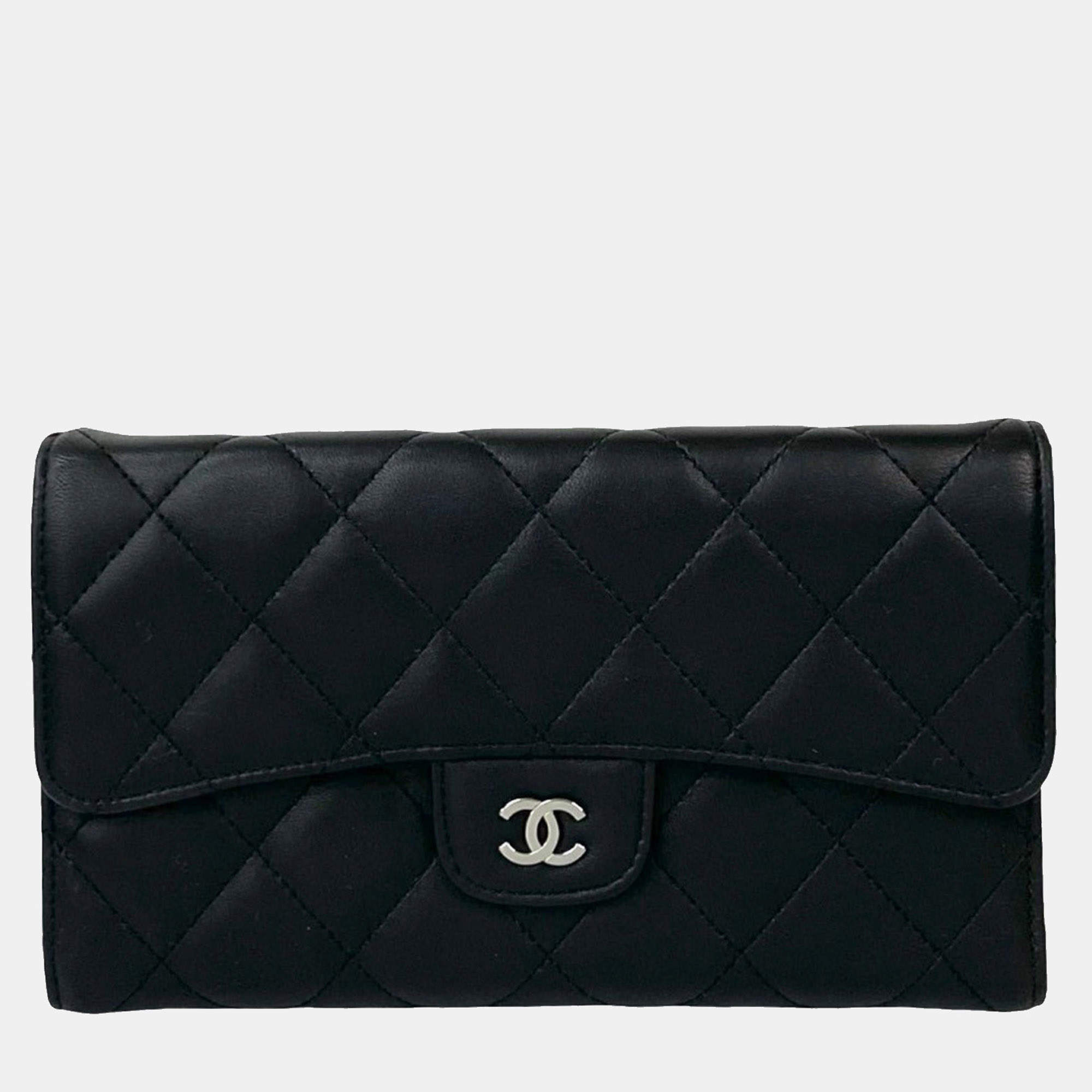 Pre Owned Chanel Black Classic CC Quilted Lambskin Flap Wallet
