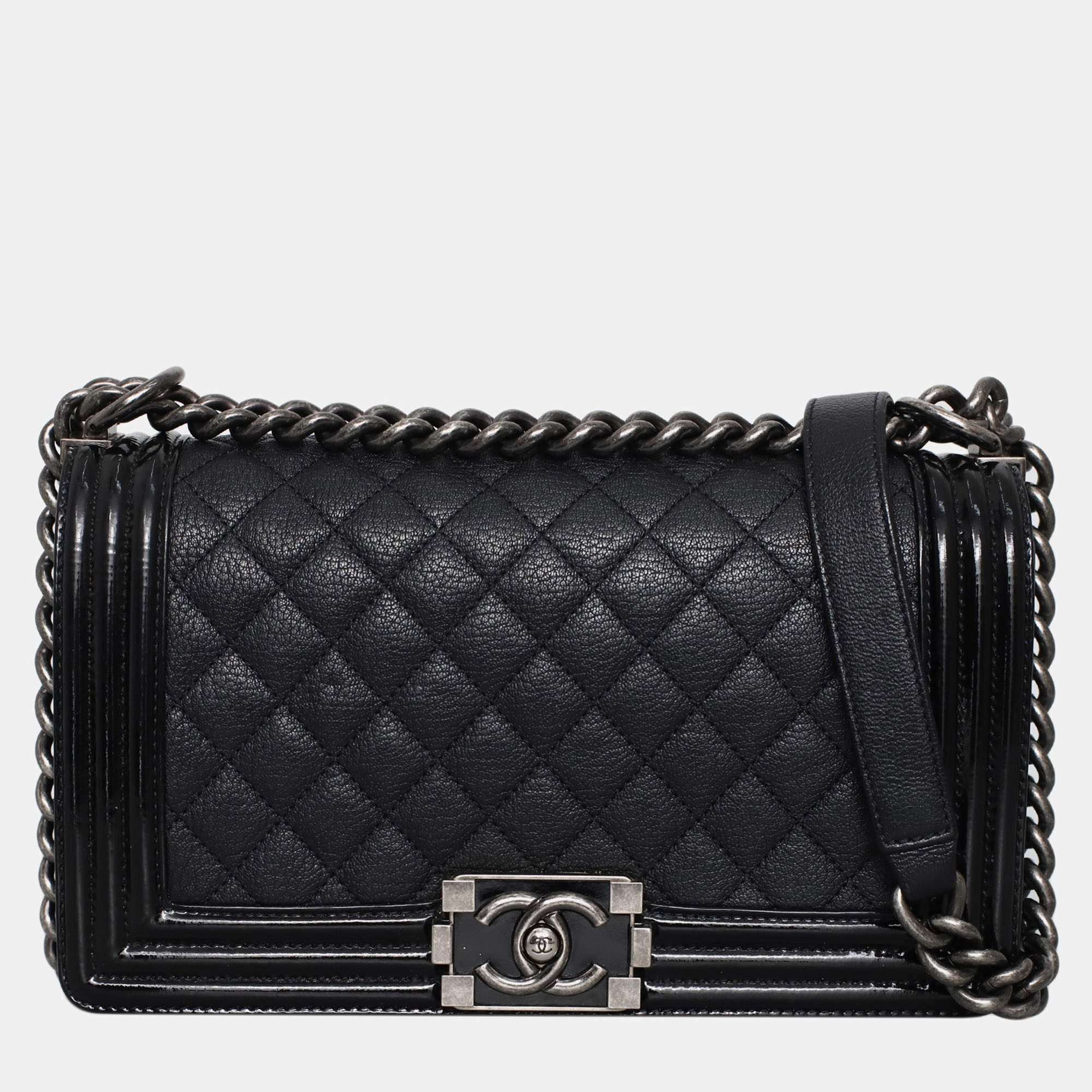 مملوكة مسبقًا حقيبة شانيال جلد العجل وبراءات الاختراع جلد قديمة وسط بوي