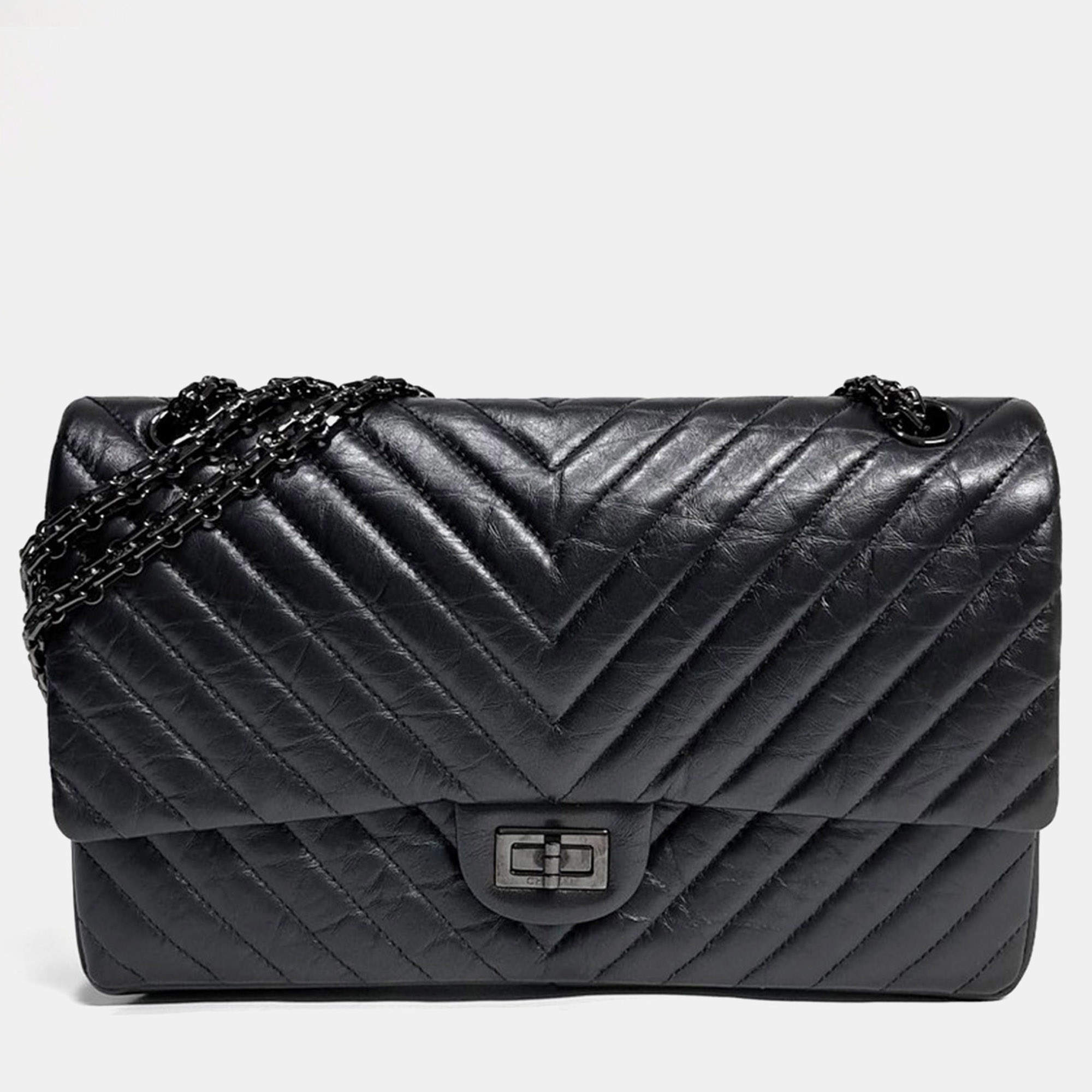 Pre Owned Chanel Black Leather Chevron Vintage 2.55 Bag 28