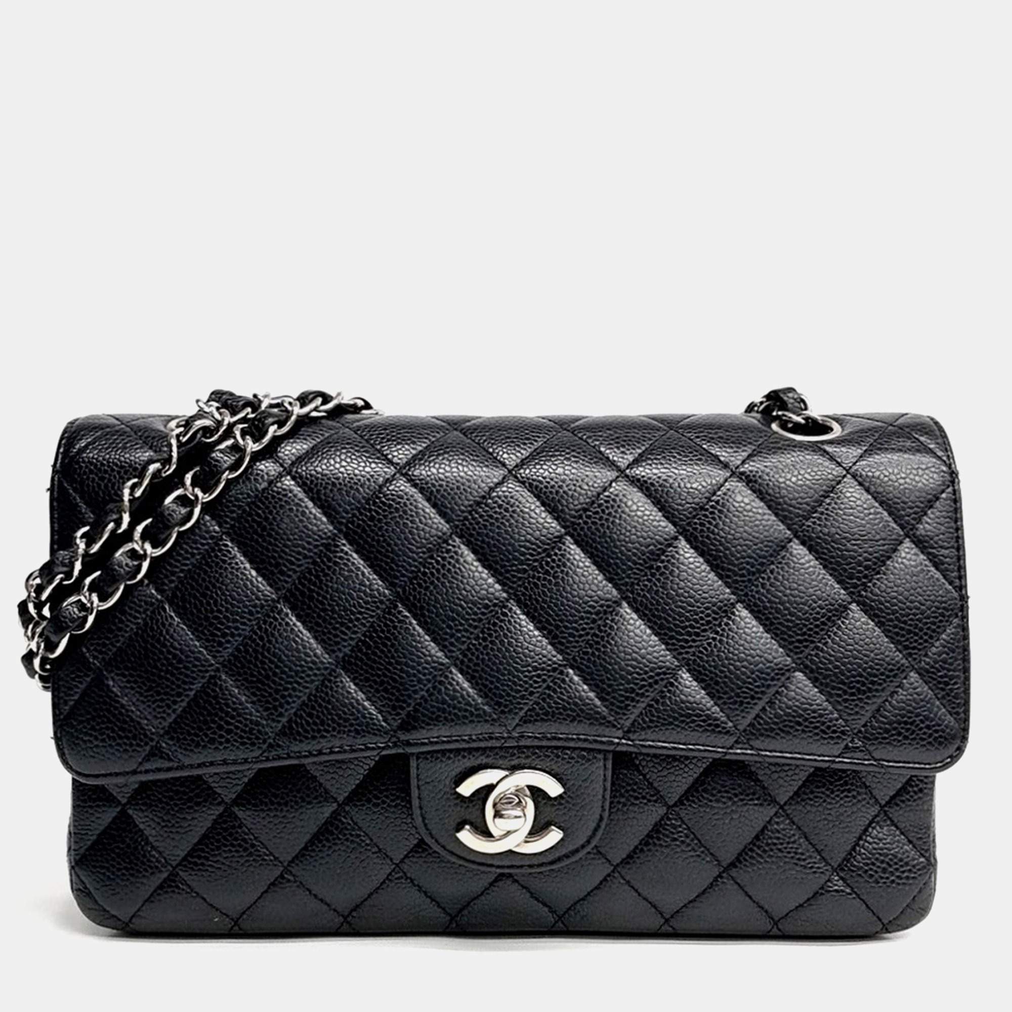 مملوكة مسبقًا Chanel Black Leather Caviar Classic Medium