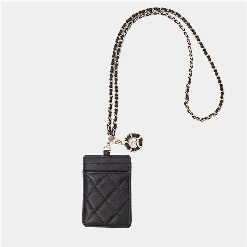 مملوكة مسبقًا Chanel Matelasse Chain shoulder Black Lambskin Card Case
