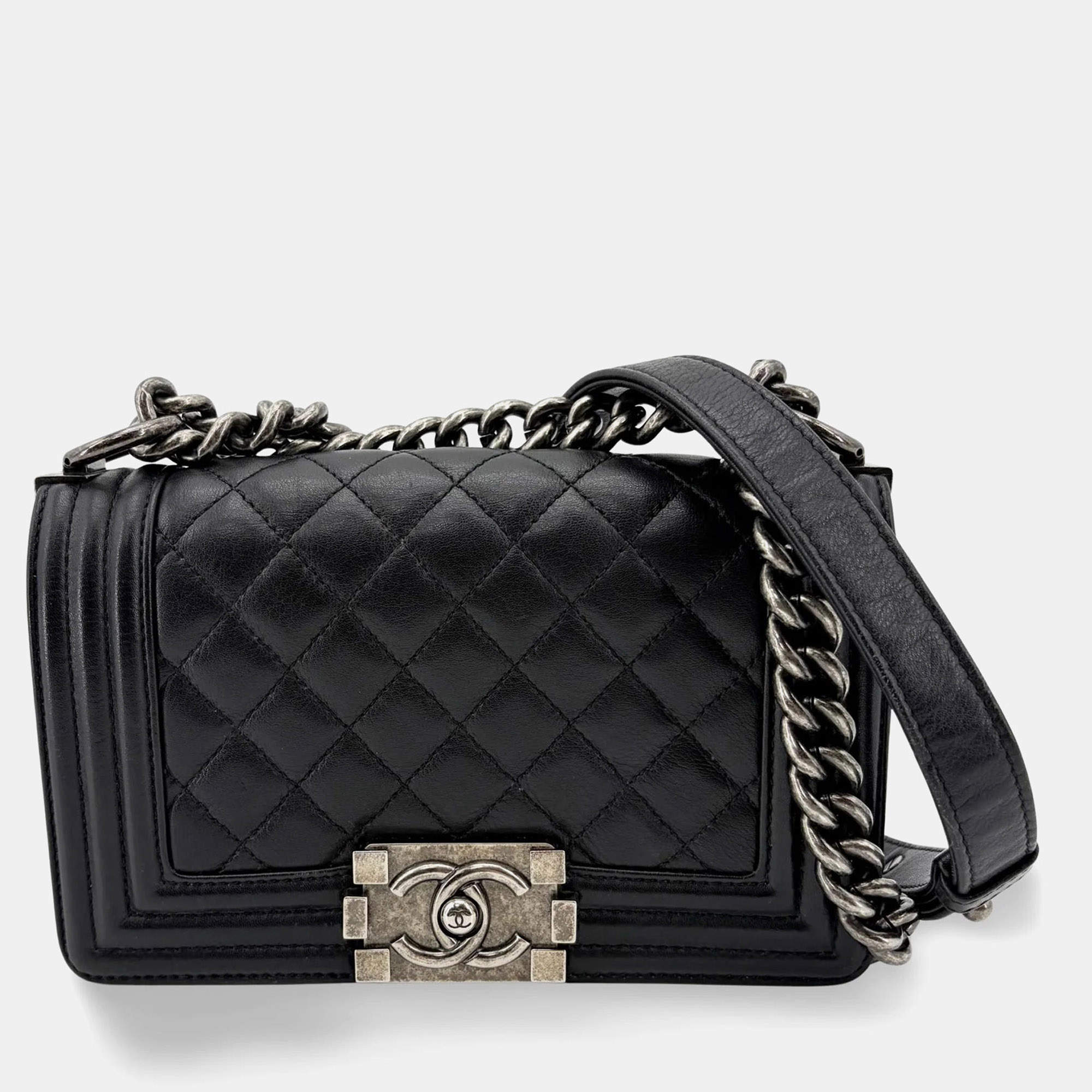 مملوكة مسبقًا Chanel Boy Flap Small Black Caviar Leather Shoulder Bag